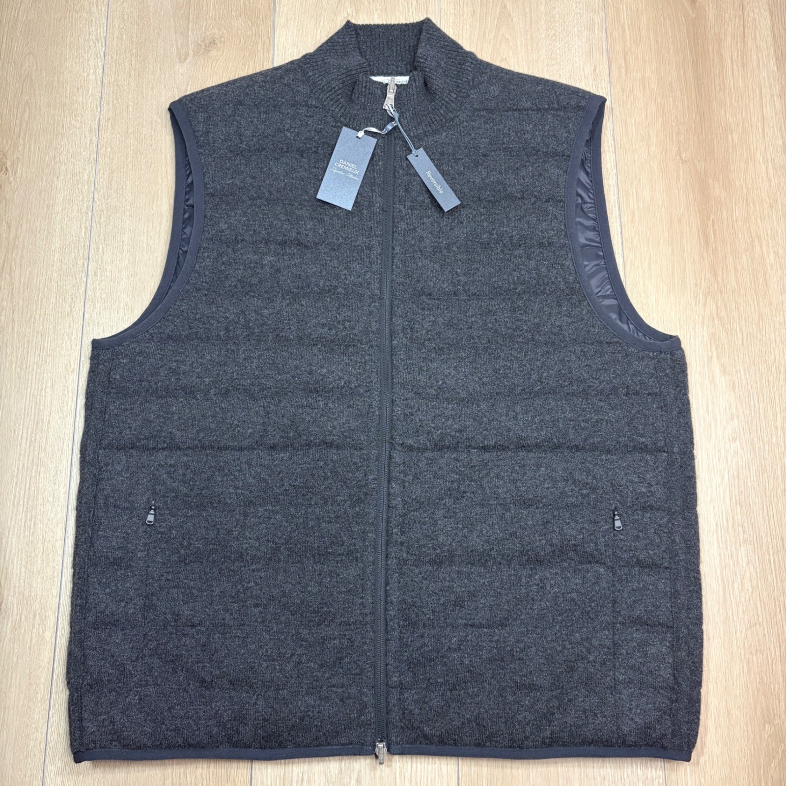 Daniel Cremieux Signature Cashmere Reversible Down Vest Men Large Grey Black NWT Daniel Cremieux Signature Cashmere Reversible Down Vest Men Large Grey Black NWT