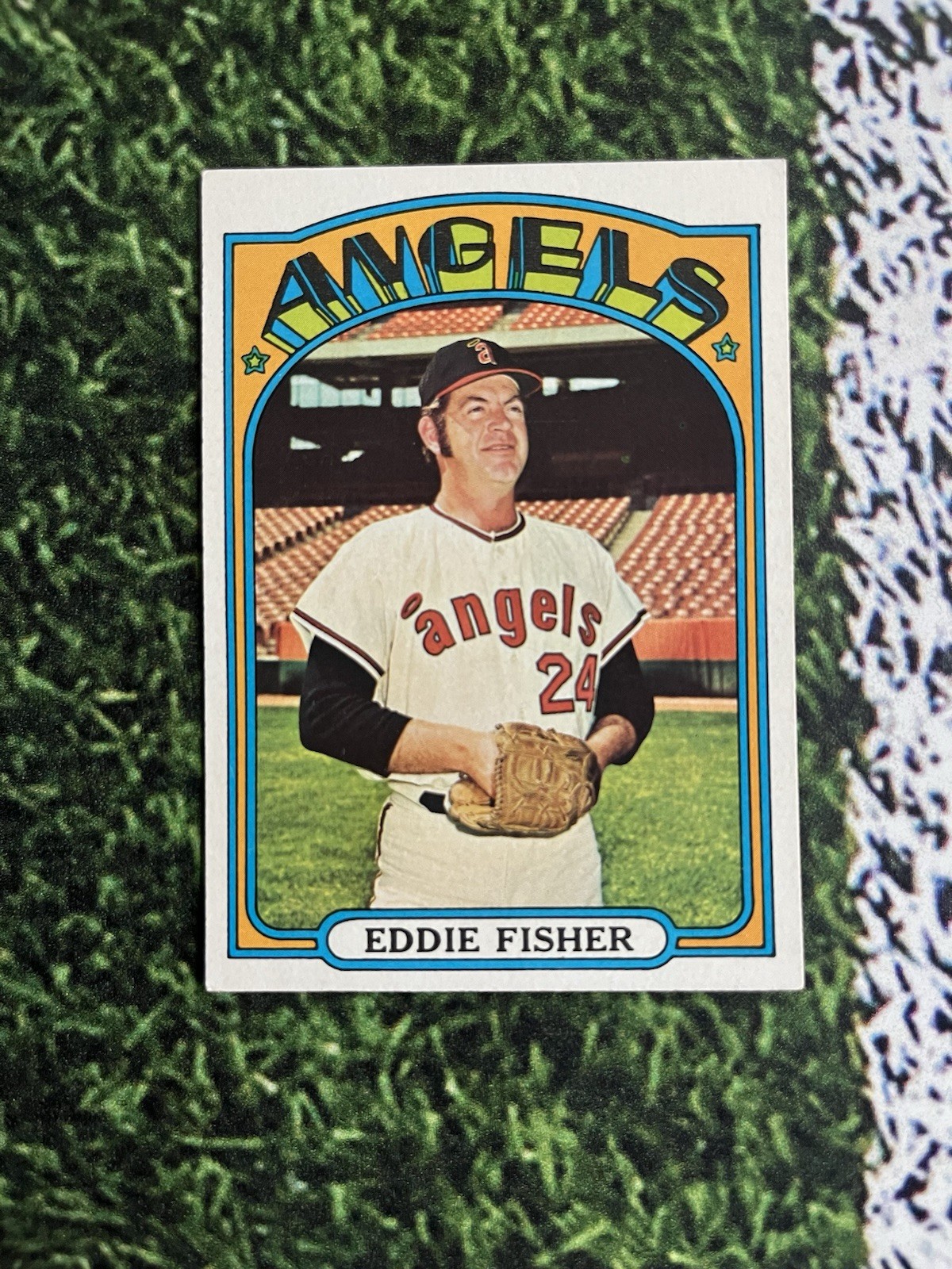 1972 Topps Baseball Eddie Fisher #689 California Angels EX Low Shipping
