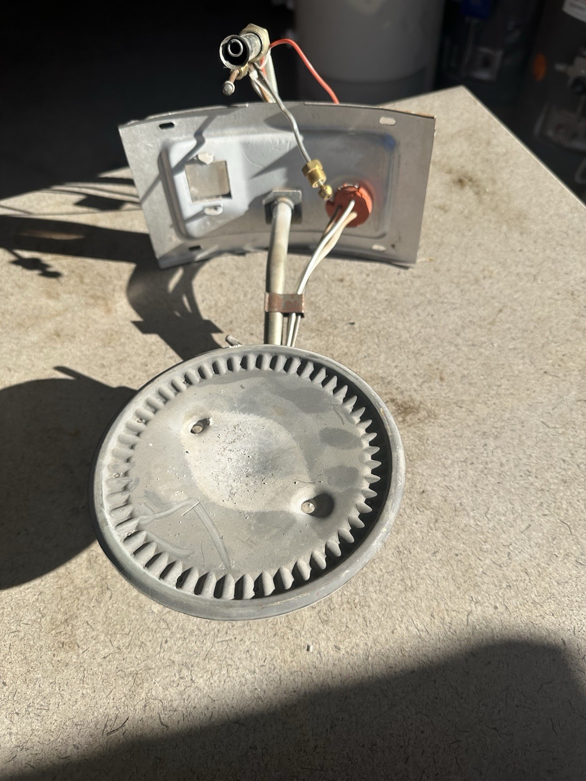 GAS VALVE-AP14270C + BURNER ASSEMBLY Rheem/RUUD/GE/Richmond 50-Gal. NG Water Htr GAS VALVE-AP14270C + BURNER ASSEMBLY Rheem/RUUD/GE/Richmond 50-Gal. NG Water Htr