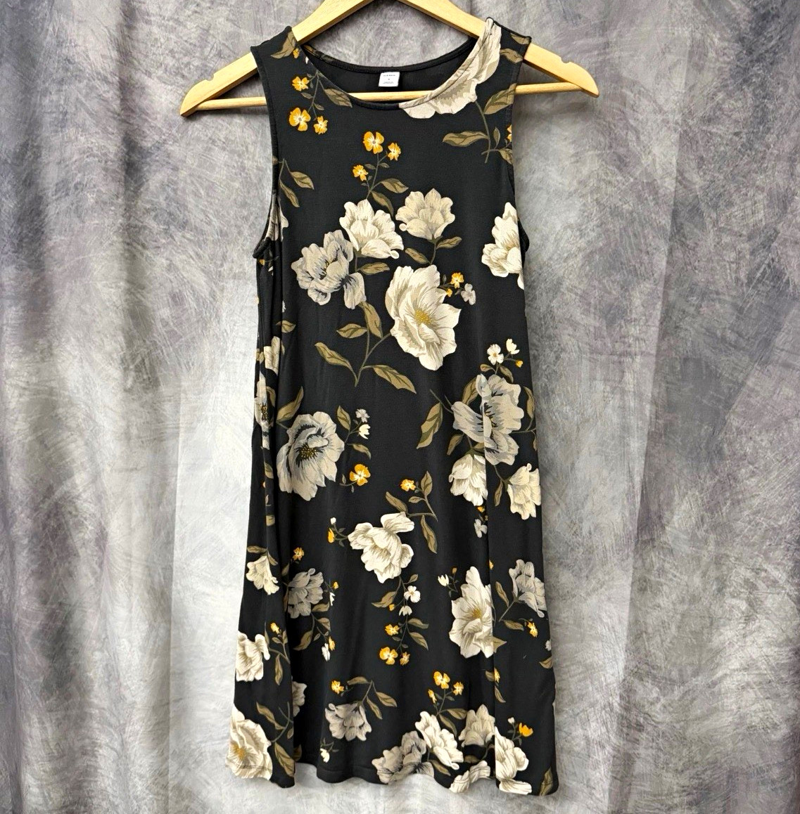 Old Navy Womens Black Floral Sleeveless Swing Mini Dress Small Rayon Blend.