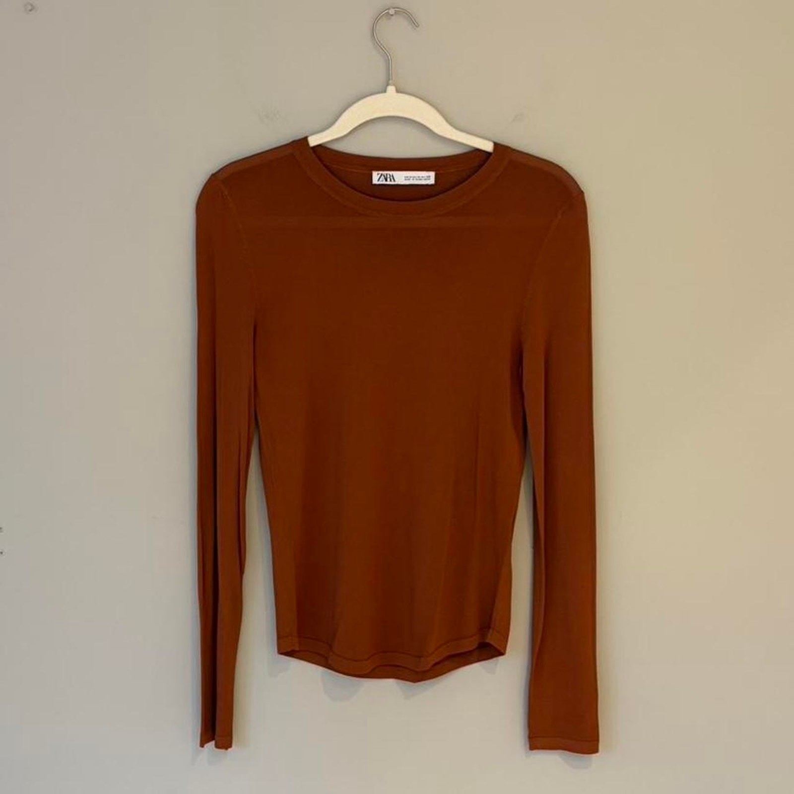 Zara Orange Brown Long Sleeve Top – Size Medium Zara Orange Brown Long Sleeve Top – Size Medium