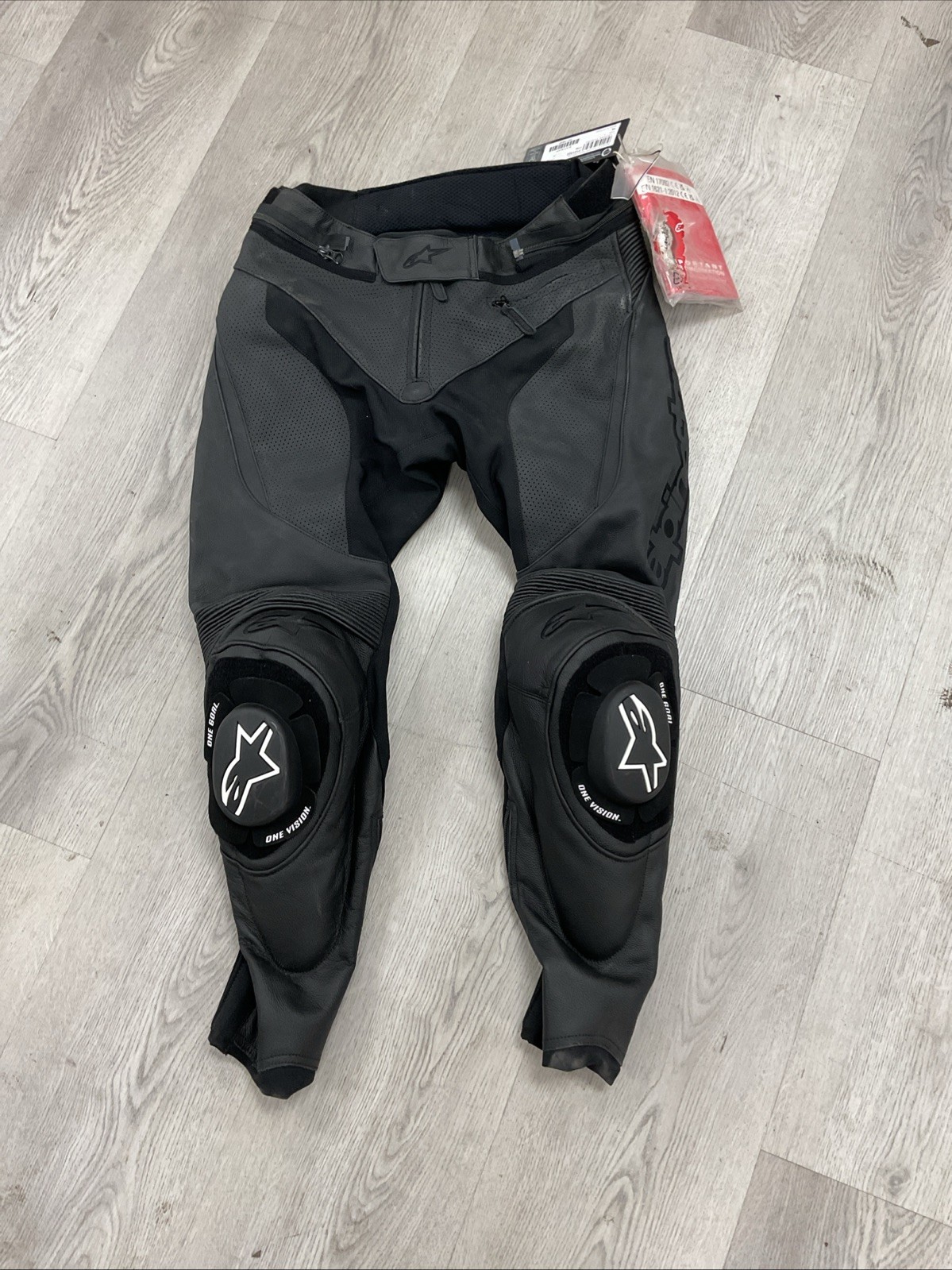 Alpinestars Missile v3 Airflow Pants Black - Size 50 EU Alpinestars Missile v3 Airflow Pants Black - Size 50 EU