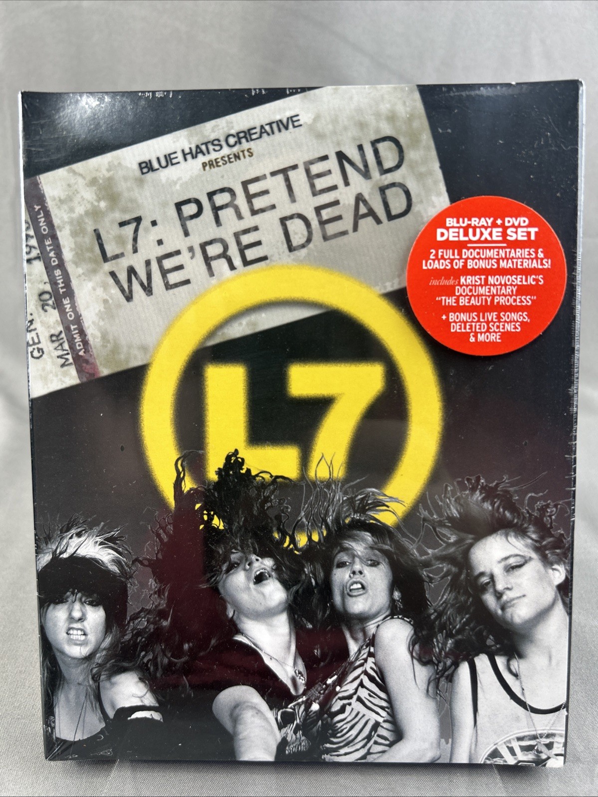 L7: PRETEND WE\'RE DEAD (Blu-ray, 2017) Punk Music Documentary NIB NEW SEALED L7: PRETEND WE\'RE DEAD (Blu-ray, 2017) Punk Music Documentary NIB NEW SEALED