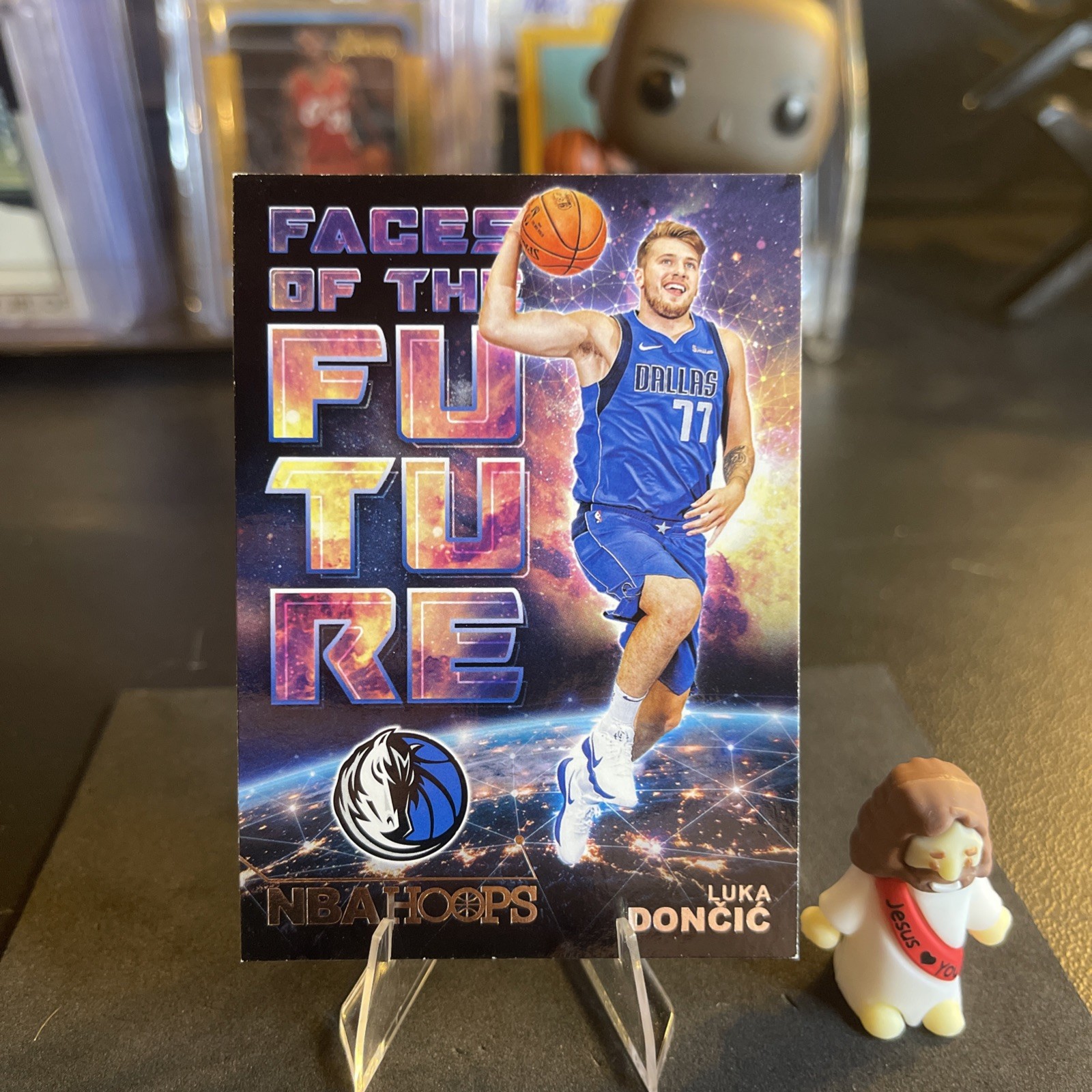 Luka Dončić Panini 2018-19 NBA Hoops Faces of the Future #3 RC (CORNERS) Luka Dončić Panini 2018-19 NBA Hoops Faces of the Future #3 RC (CORNERS)