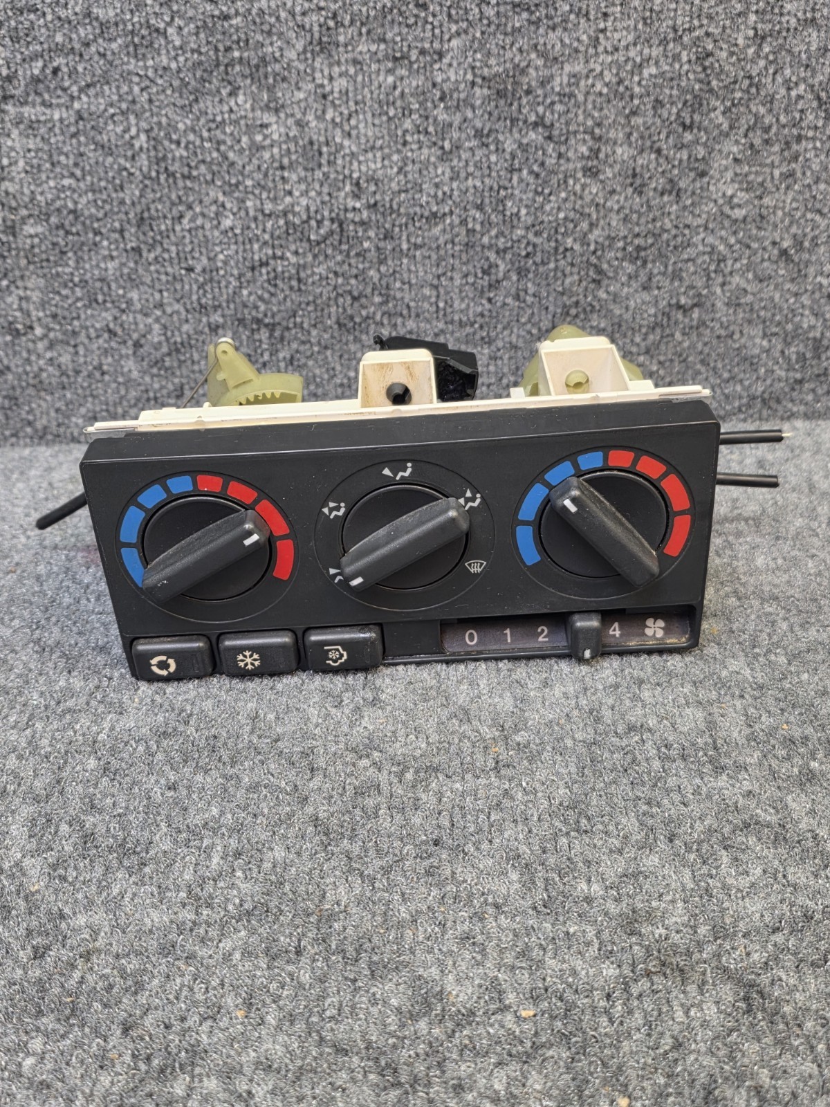 1994-1998 Land Rover Discovery 2 AC Heater Manual Temp Climate Control