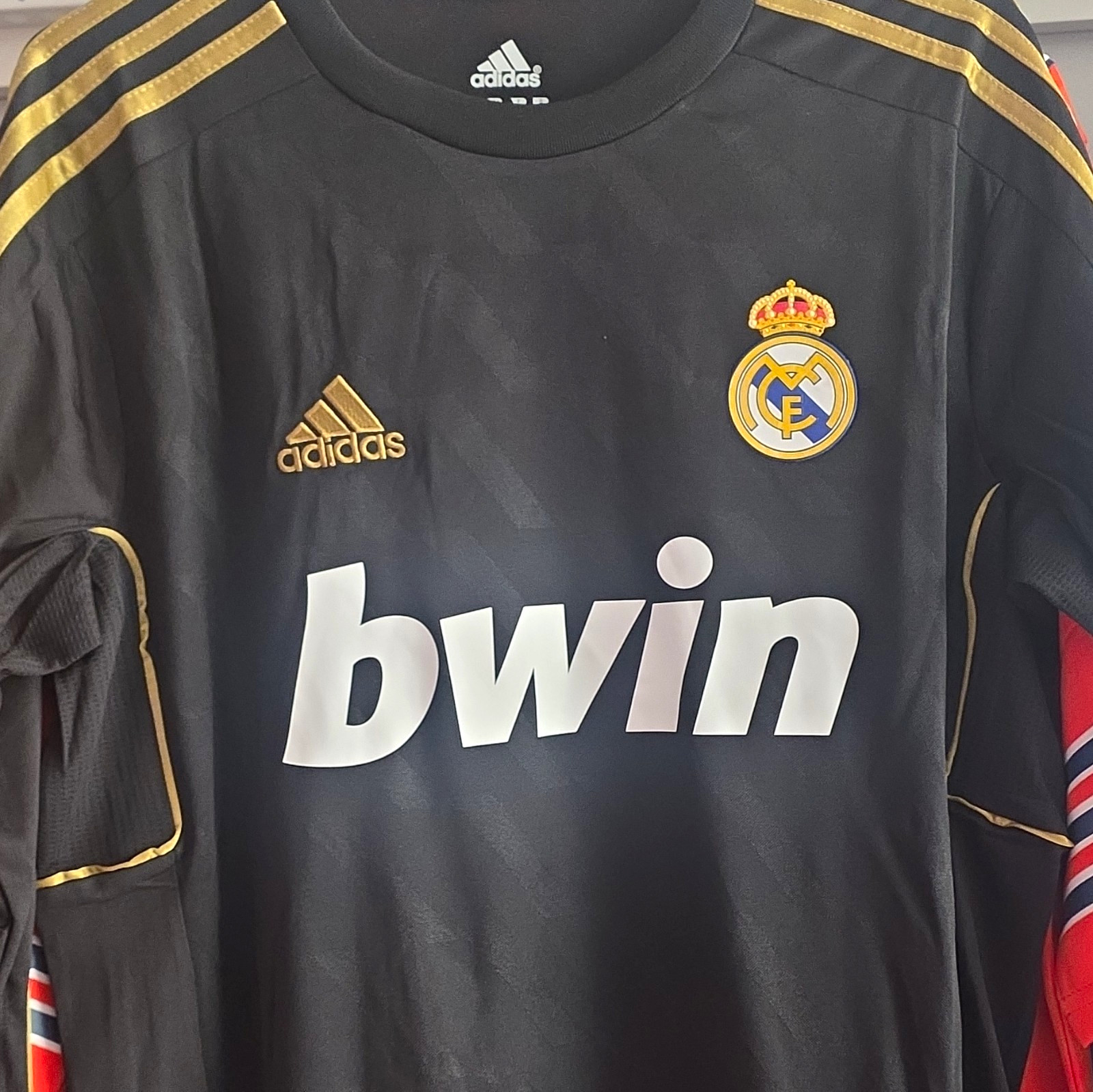 adidas Real Madrid Mesut Özil #10 Black/Gold Soccer Jersey Unisex L adidas Real Madrid Mesut Özil #10 Black/Gold Soccer Jersey Unisex L