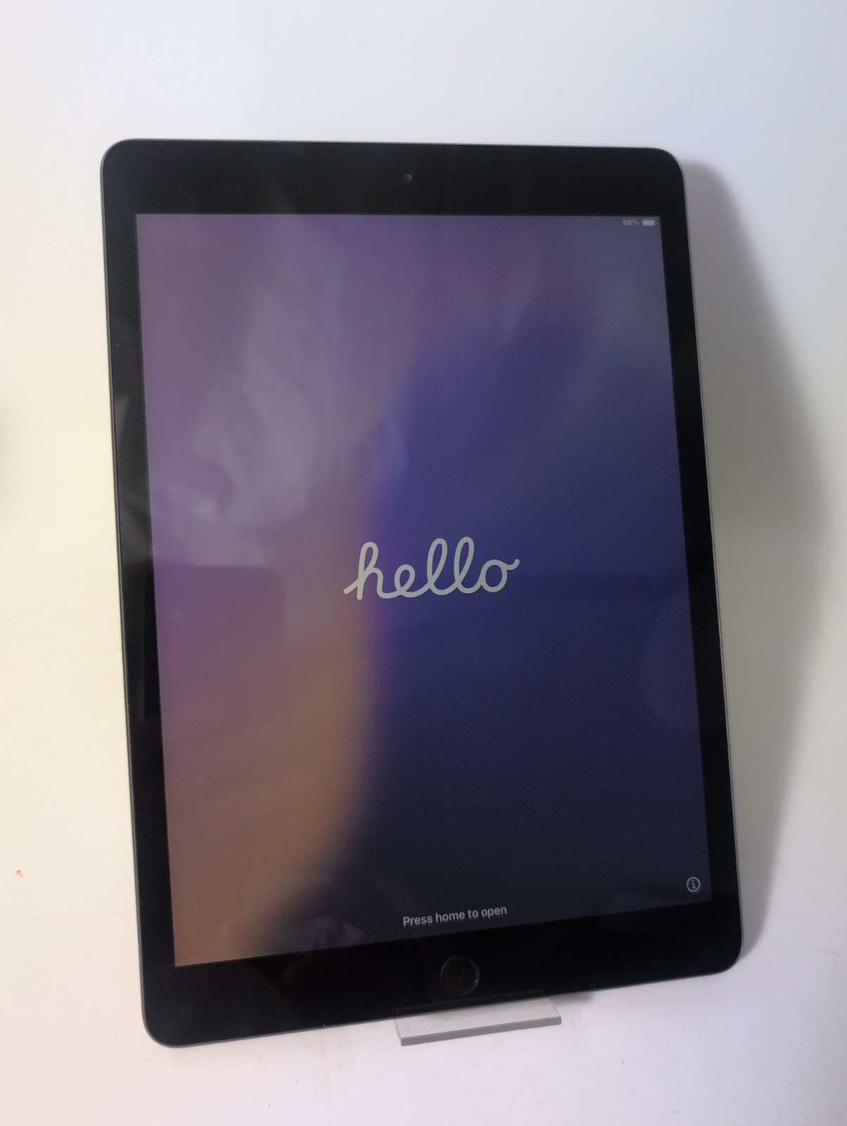 Apple iPad A2270 8th Generation 32GB Wi-Fi 10.2\ Apple iPad A2270 8th Generation 32GB Wi-Fi 10.2\