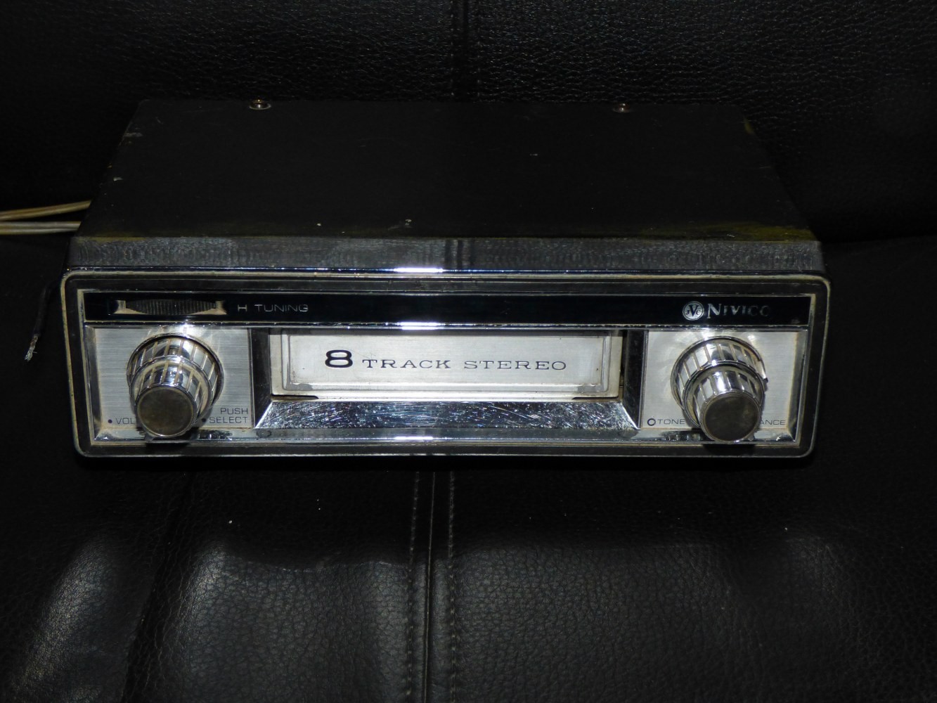 VINTAGE NIVICO CAR-310E 8-TRACK STEREO CAR PLAYER