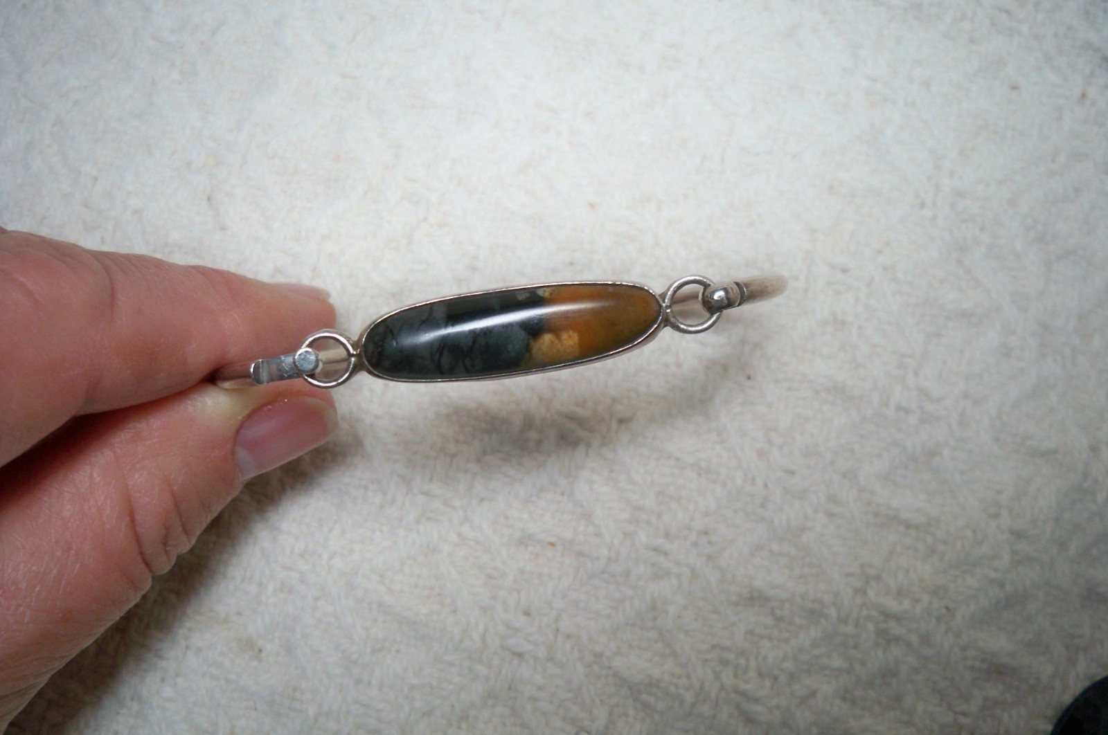 sku1171. Vintage .925 Bracelet Size 6 Signed Mexico T-9-114 Hinged Unknown Stone sku1171. Vintage .925 Bracelet Size 6 Signed Mexico T-9-114 Hinged Unknown Stone