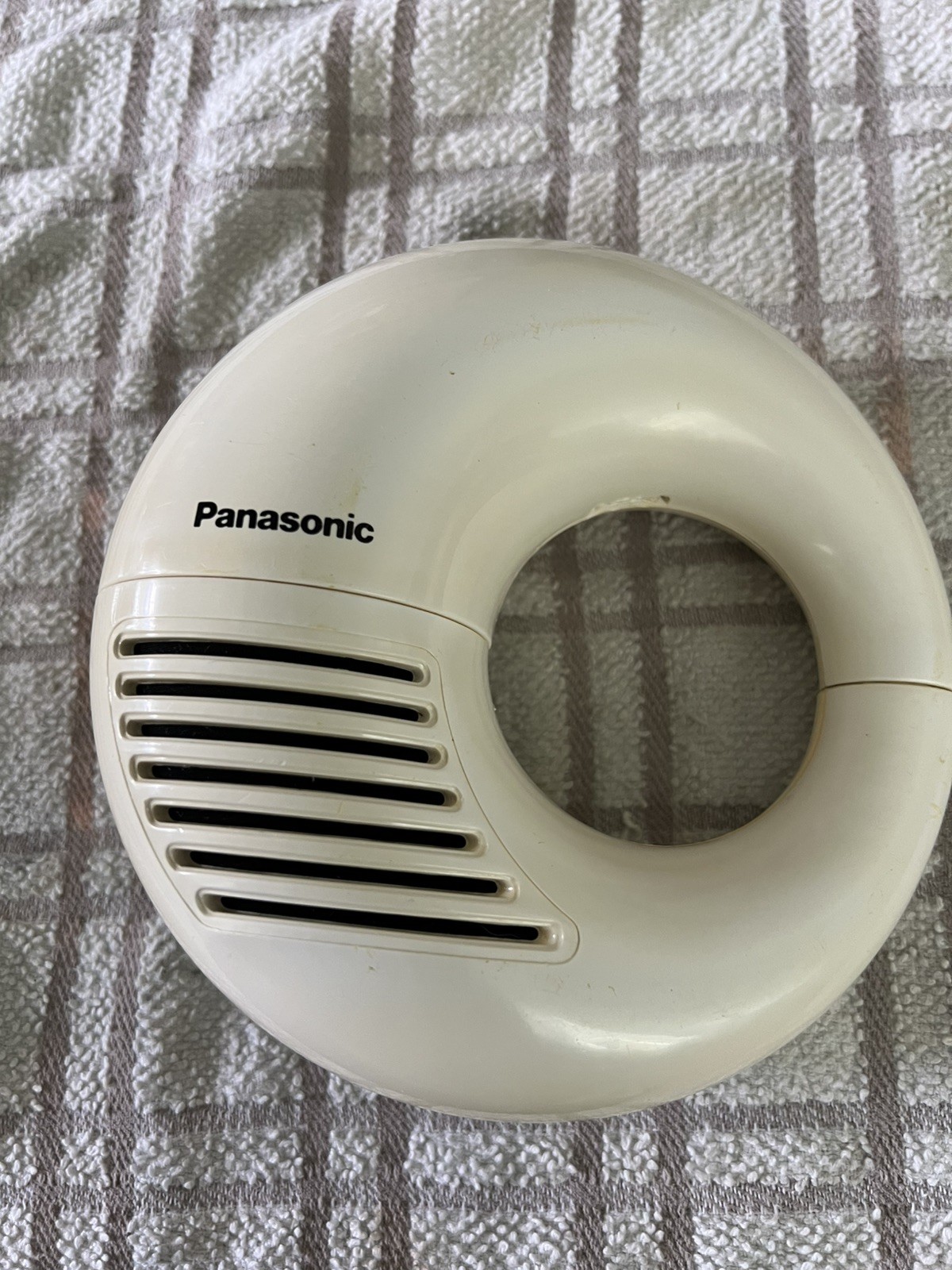 Vintage 1969 PANASONIC WHITE R-72 TOOT-A-LOOP AM Radio Works Great