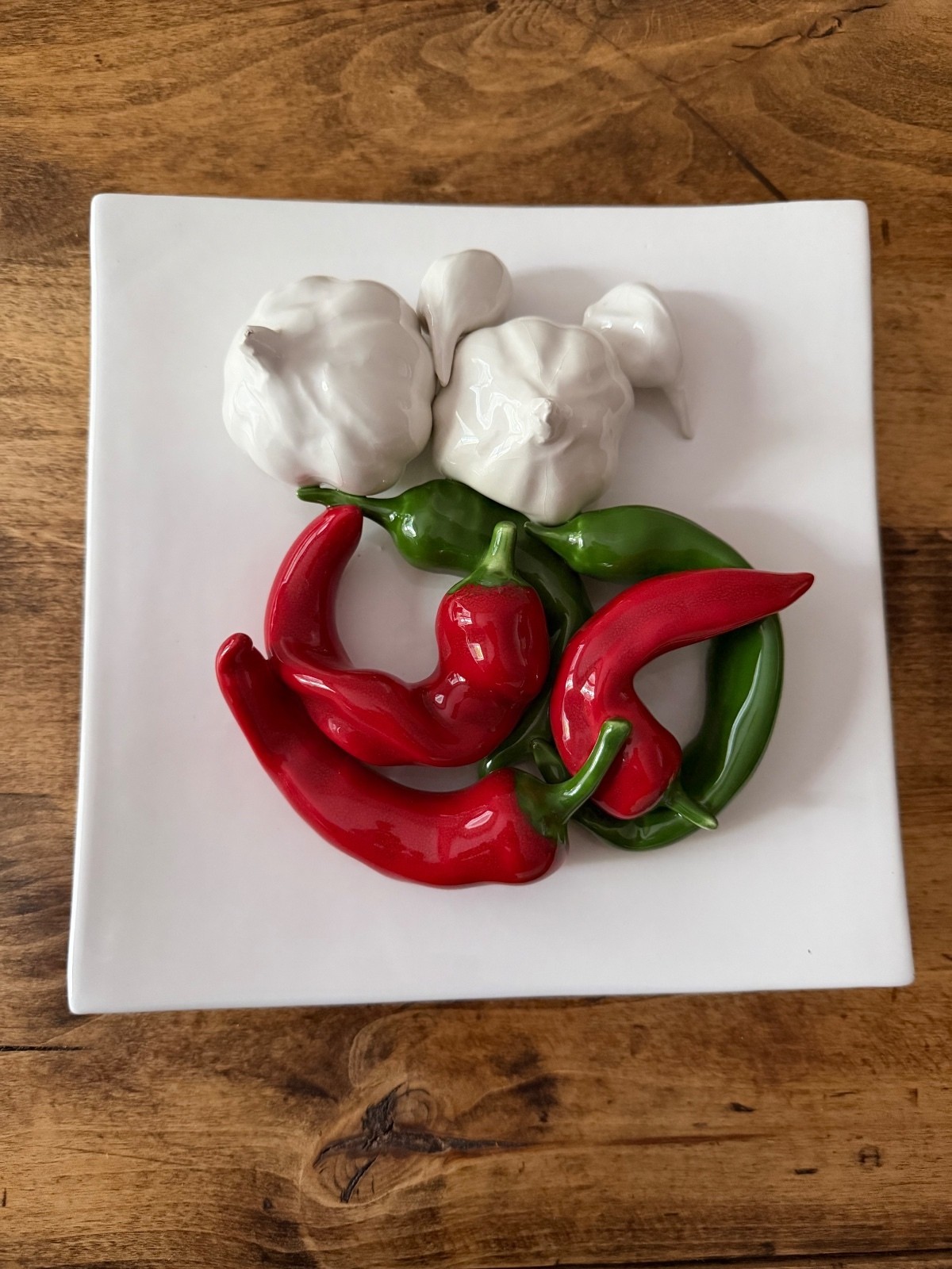 Vtg Bertinazzo Italy Ceramic Chili Pepper Garlic 3D Plate Majolica Centerpiece Vtg Bertinazzo Italy Ceramic Chili Pepper Garlic 3D Plate Majolica Centerpiece