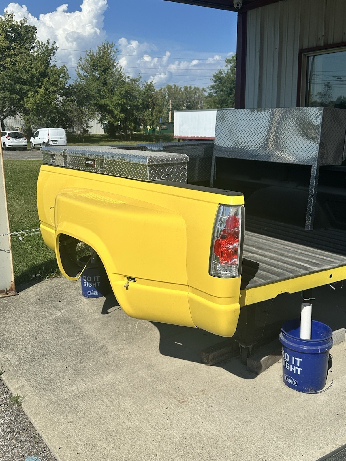 1988 - 1998 Chevrolet/GMC C/K 3500 Dual Wheel / Dually 8-ft pickup Bed 1988 - 1998 Chevrolet/GMC C/K 3500 Dual Wheel / Dually 8-ft pickup Bed