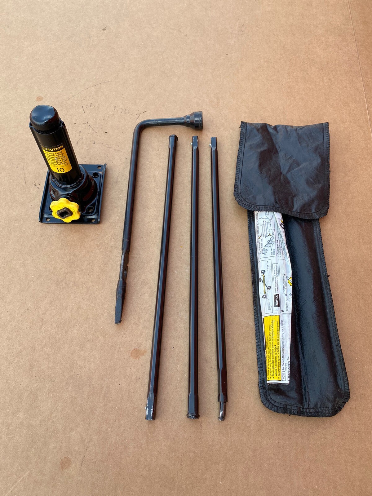 CHEVROLET SILVERADO TAHOE GMC SIERRA 1500 99-07 BOTTLE JACK AND TOOLS KIT OEM