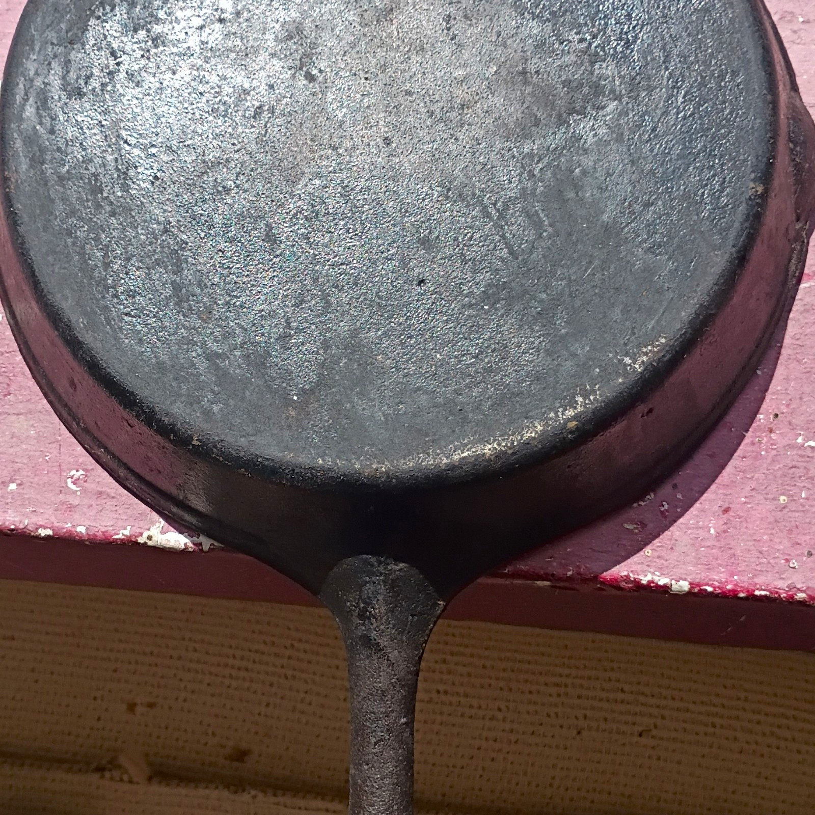 Cast Iron Round Skillet Frying Pan, Black, Vintage Wagner Ware Cast Iron Round Skillet Frying Pan, Black, Vintage Wagner Ware