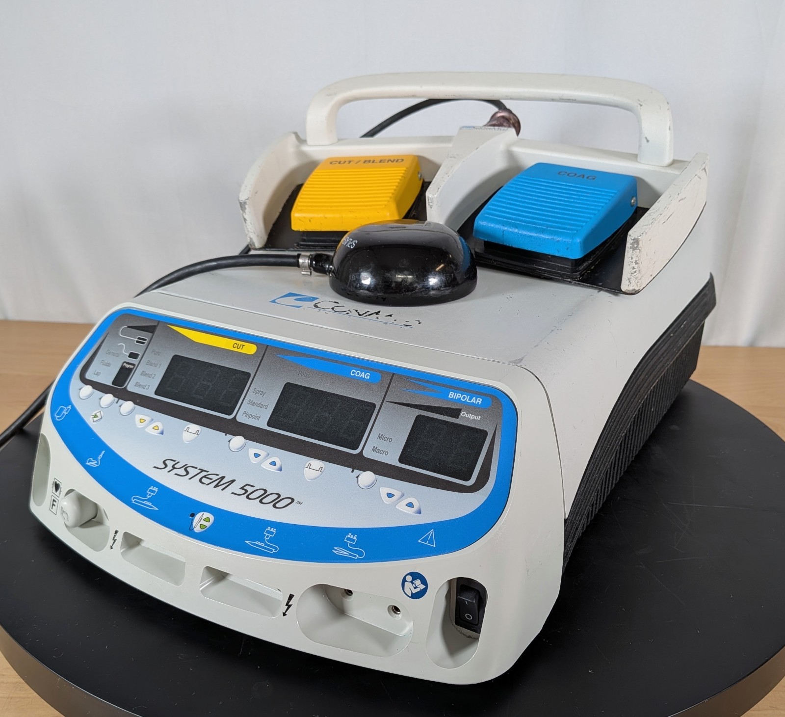 ConMed System 5000 ESU  w/Mono and Bipolar Footswitches
