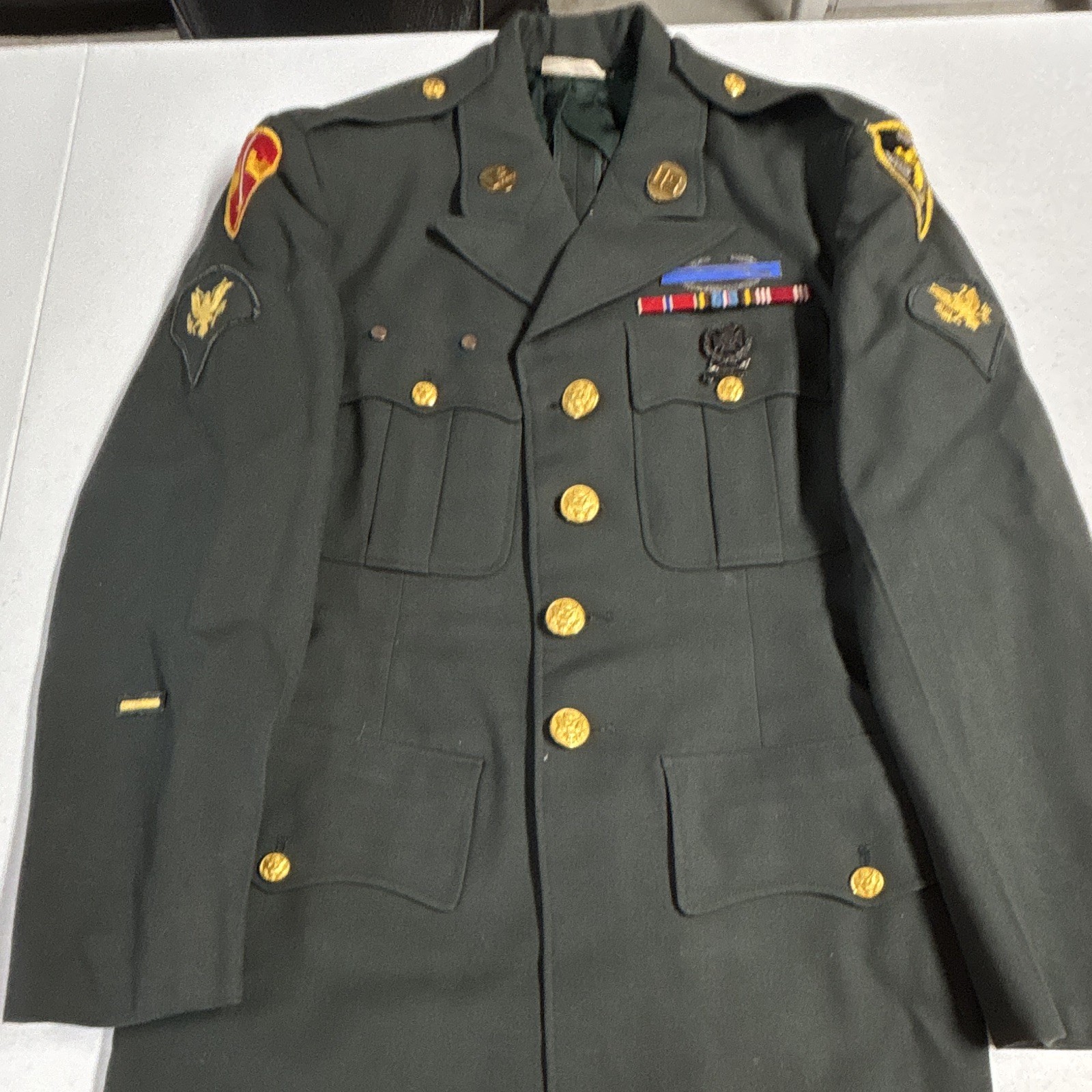 U.S. Army Green Dress Uniform Jacket w/ Ribbons Rifle Badge Patches Short-33 U.S. Army Green Dress Uniform Jacket w/ Ribbons Rifle Badge Patches Short-33