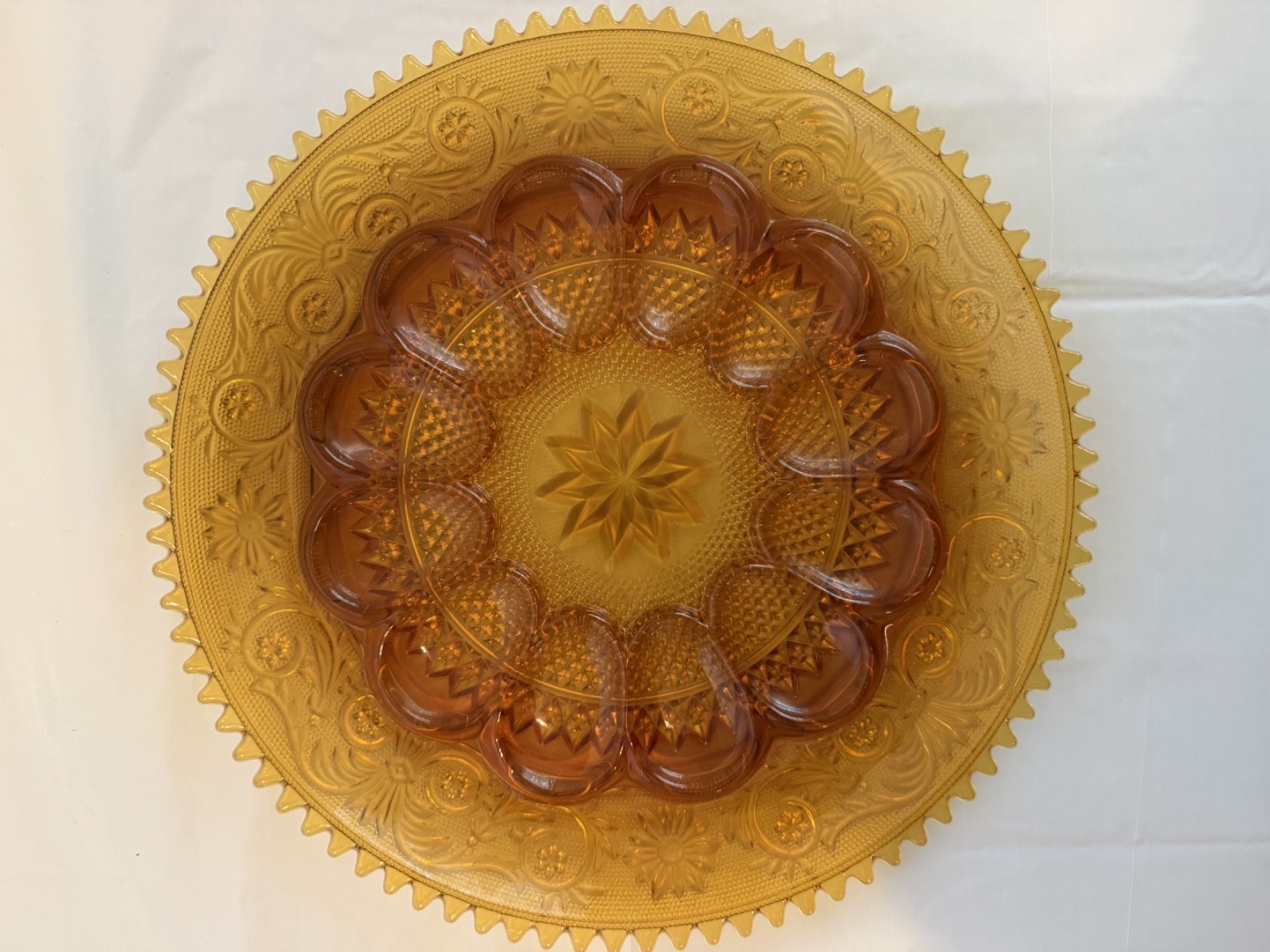 BUNDLE - 16 pcs VINTAGE Indiana Glass Tiara Amber Sunburst Patter circa. 1950s BUNDLE - 16 pcs VINTAGE Indiana Glass Tiara Amber Sunburst Patter circa. 1950s