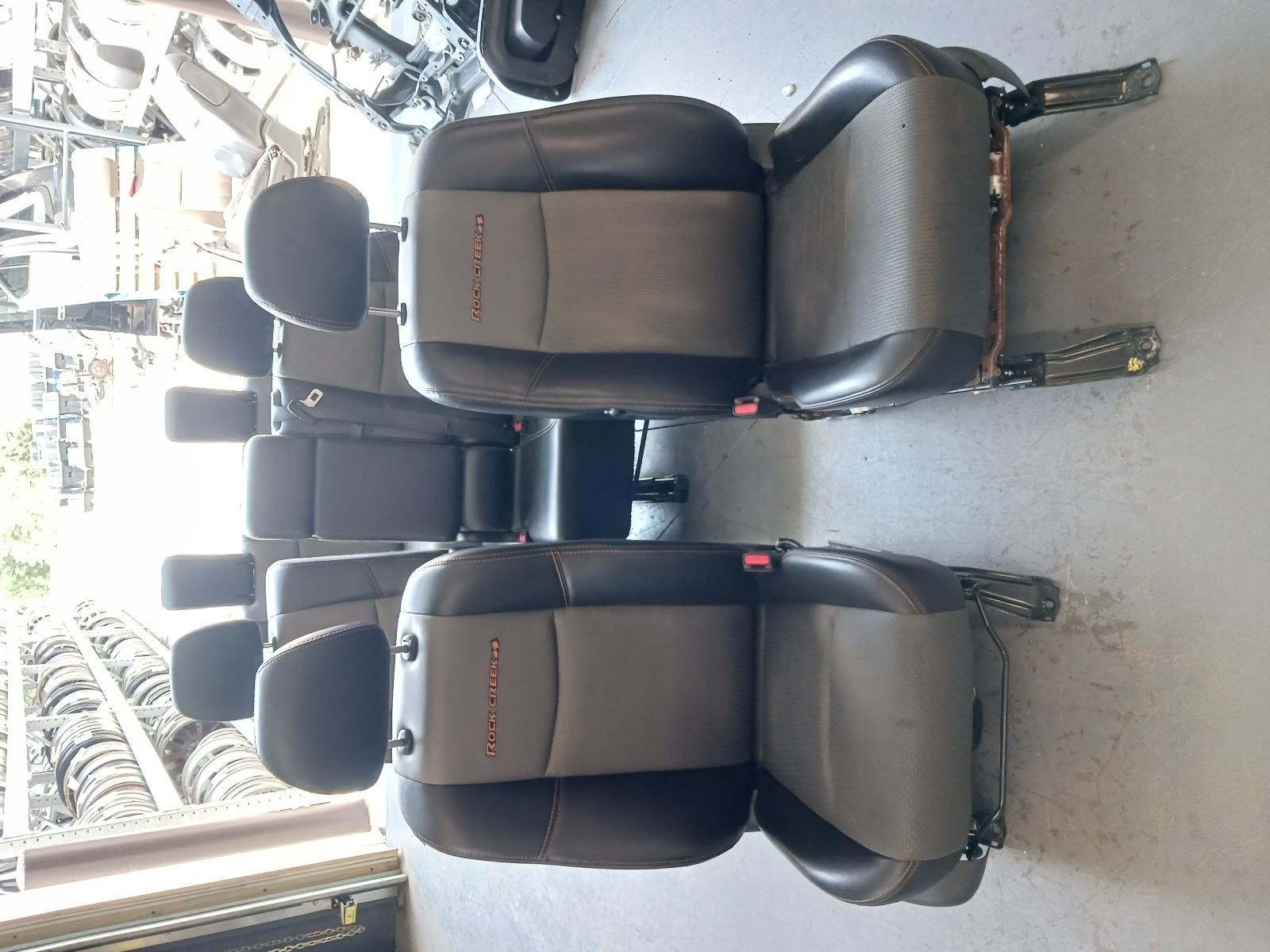\'17-\'20 NISSAN PATHFINDER complete Rock Creek cloth/leather power seat set OEM \'17-\'20 NISSAN PATHFINDER complete Rock Creek cloth/leather power seat set OEM