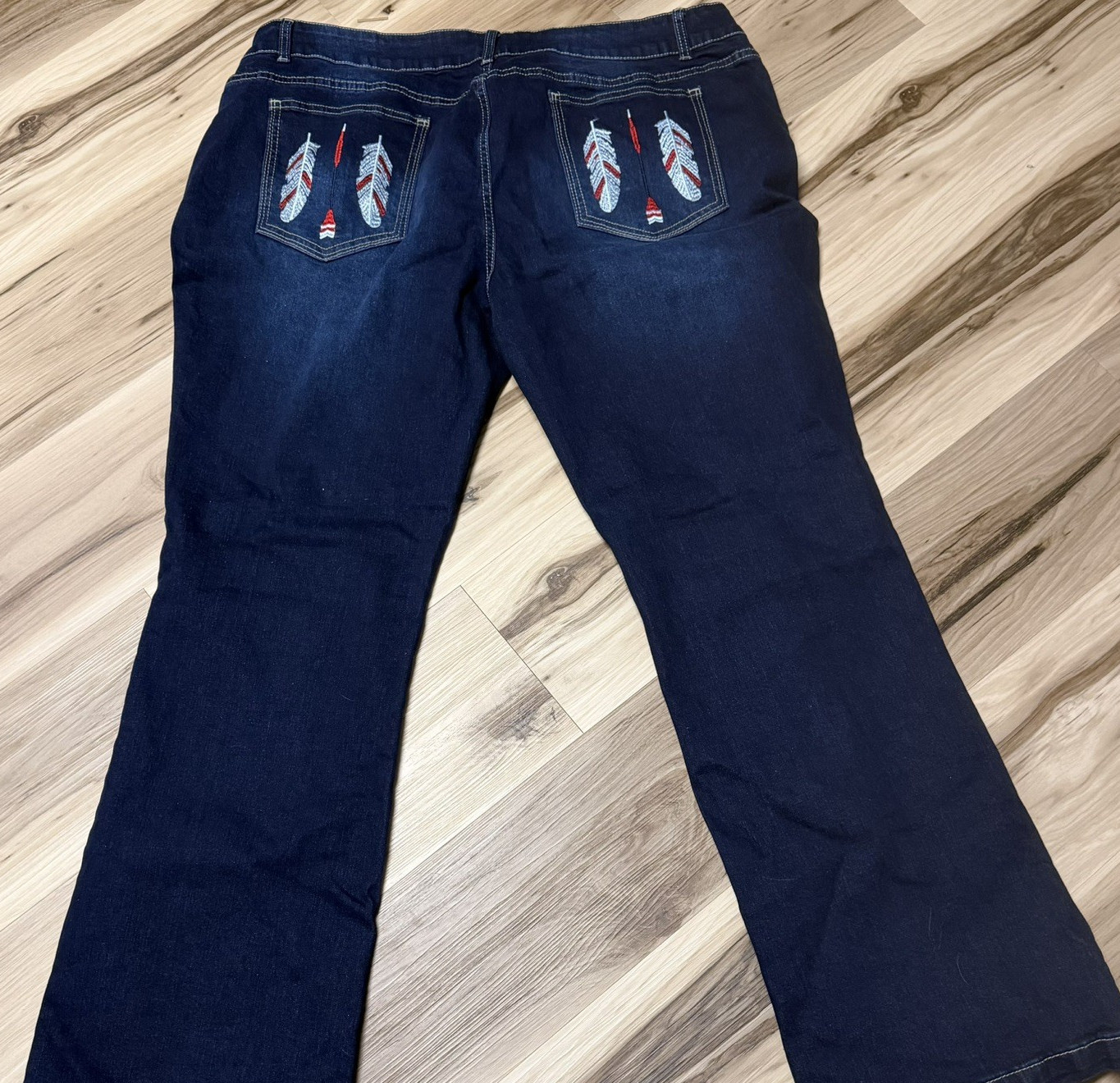 Flamingals Plus Size Embroidered Feather Accent Jeans Size 4X Dark Wash NEW