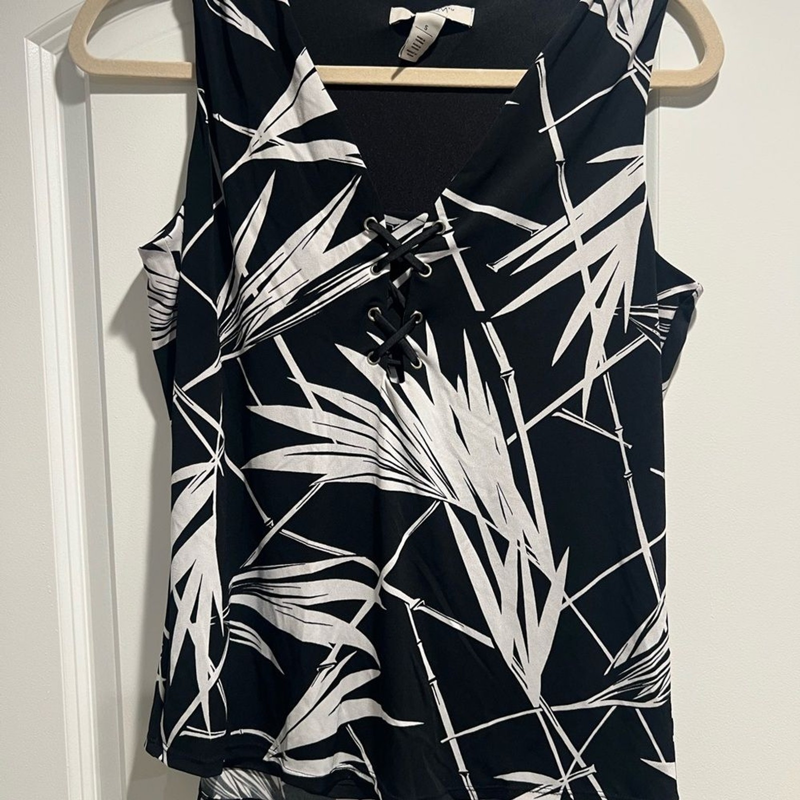 Black and White Sleeveless Top Black and White Sleeveless Top