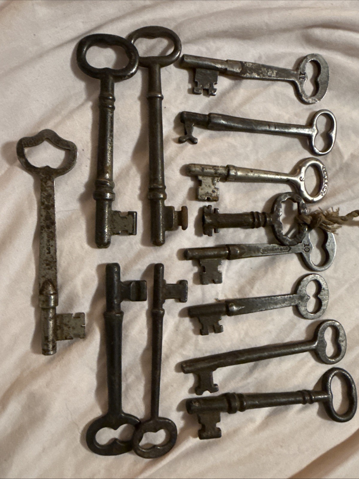 13 Vintage Antique Keys & 1898 Patented Lockwood
