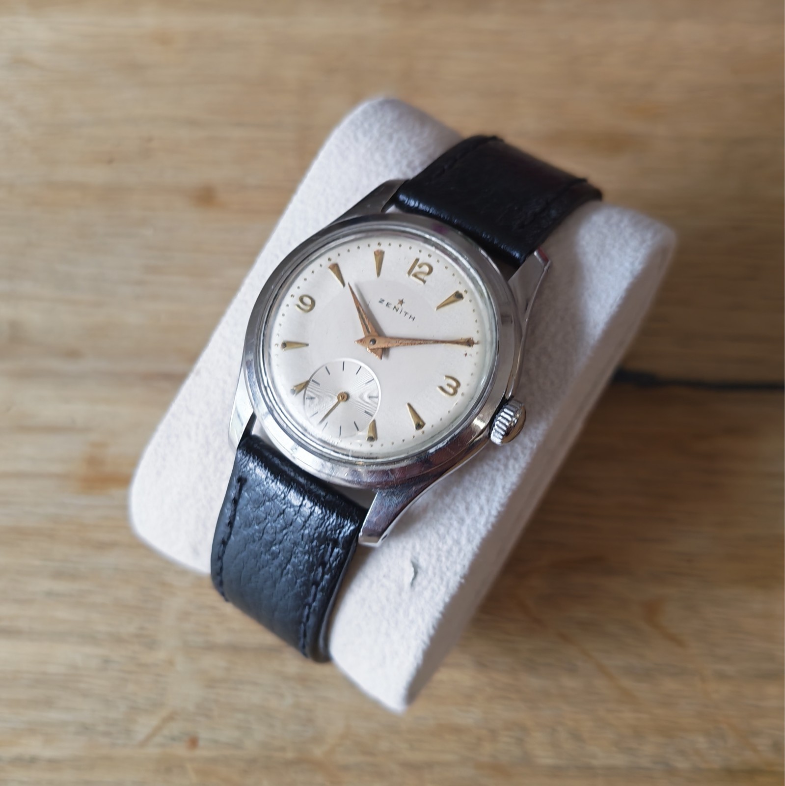 Vintage Zenith Cal. 40 Manual Wind - Small Seconds - Arrow Hands - 1950s - 34mm