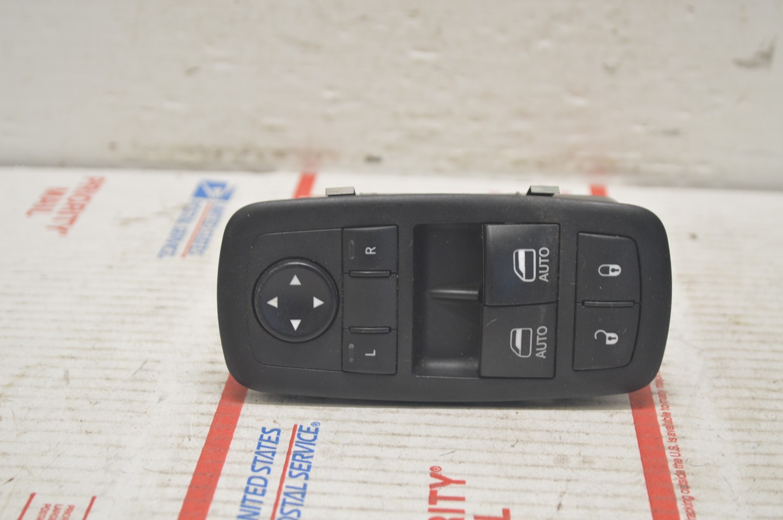 15-23 Dodge Challenger Power Window Master Switch Door Window Button MM93#047 15-23 Dodge Challenger Power Window Master Switch Door Window Button MM93#047