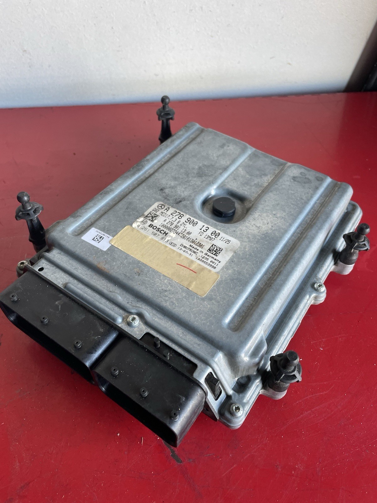2012 - 2016 Mercedes X166 GL450 GL550 Engine Control Module A2789001300 2012 - 2016 Mercedes X166 GL450 GL550 Engine Control Module A2789001300