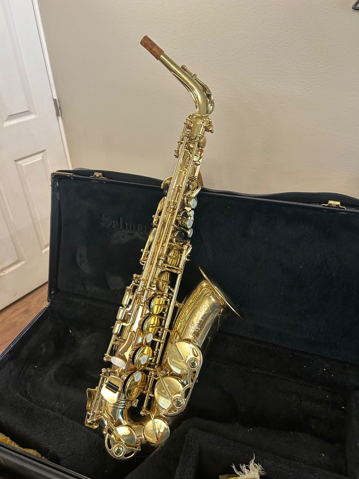 Henri Selmer Paris Super Action 80 Serie II Alto Saxophone W Case Serial# 51423