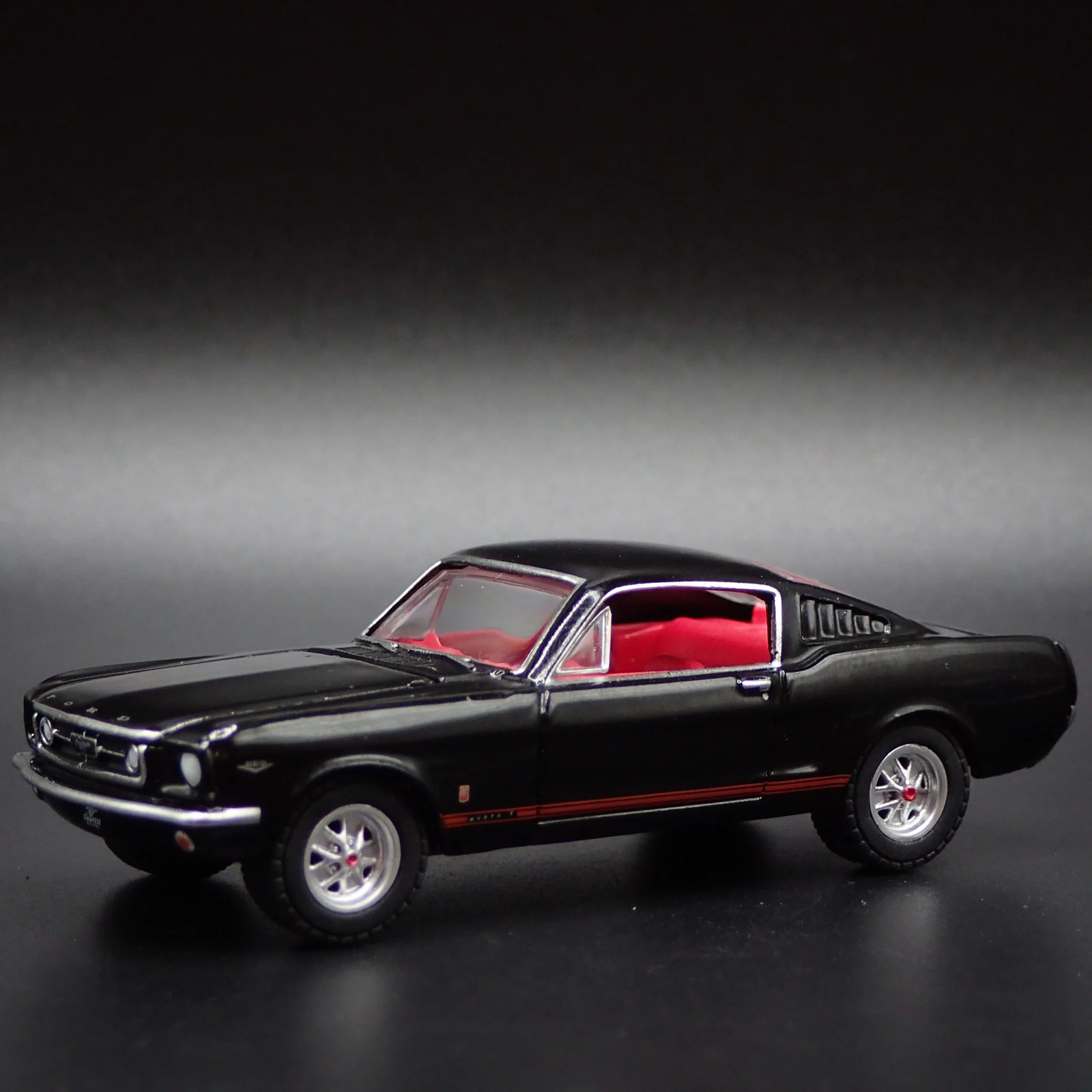 1965 65 FORD MUSTANG GT FASTBACK BLACK 1:64 SCALE DIORAMA DIECAST MODEL CAR