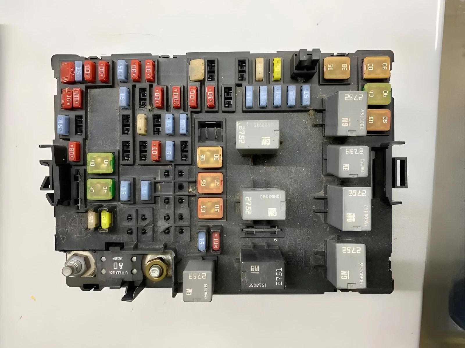 2007-2009 Chevy Equinox Engine Fuse Box Assembly OEM