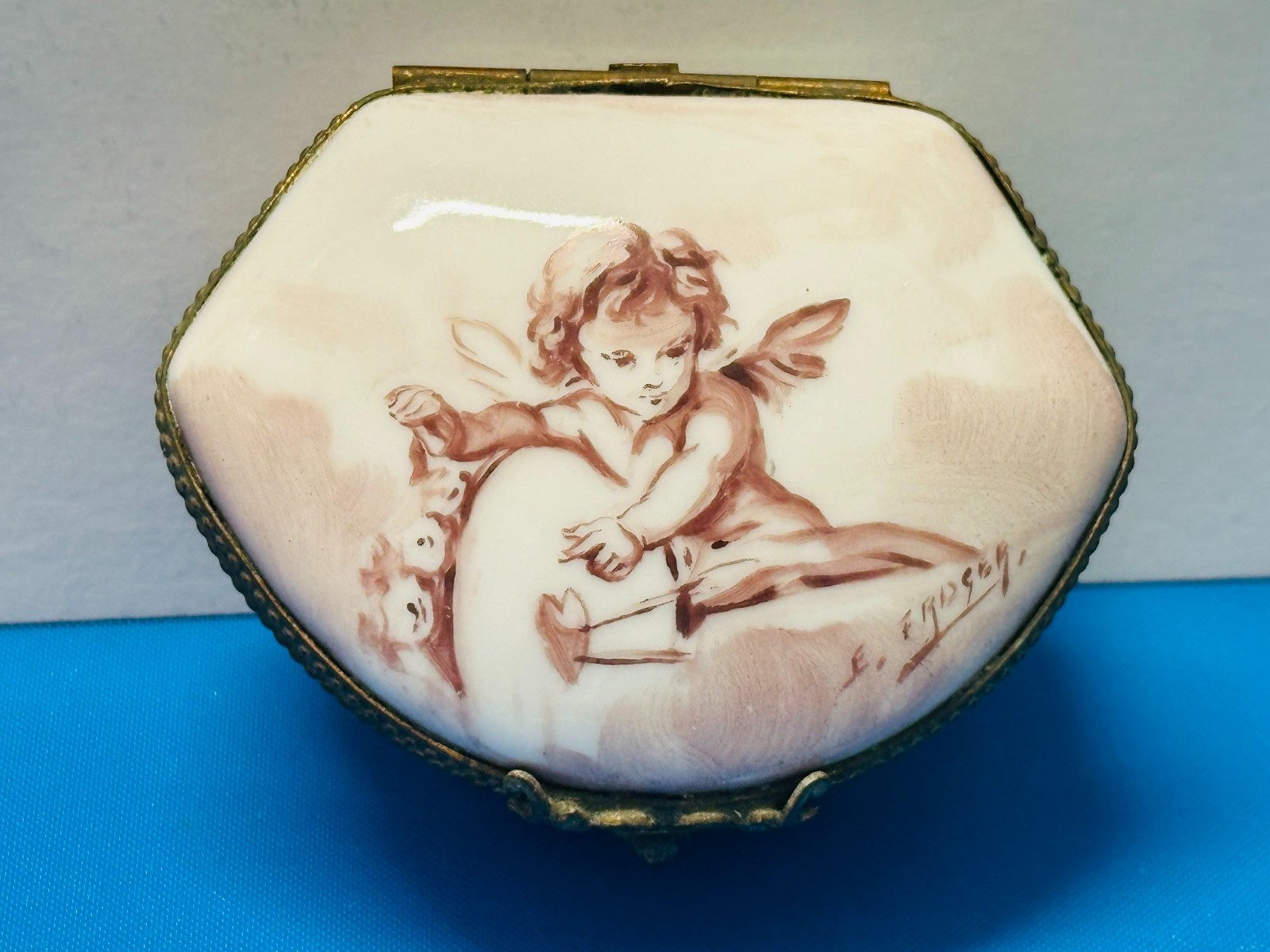 Vintage Authentic Signed Limoges Paint France Numbered Angel Trinket Pill Box Vintage Authentic Signed Limoges Paint France Numbered Angel Trinket Pill Box
