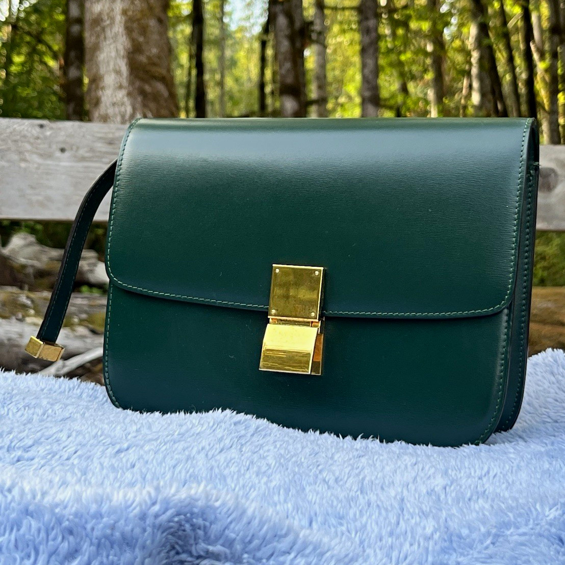 CELINE classic Crossbody Medium Bag Green Calfskin Gold Hardware CÉLINE Paris