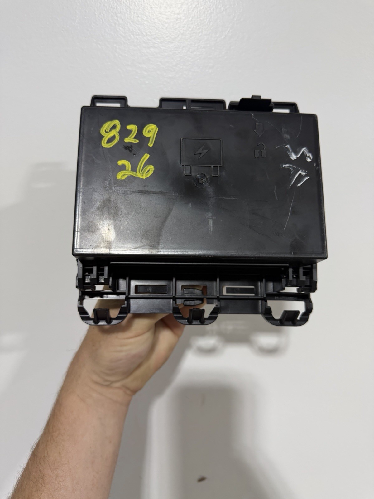 2008-2012 Chevy Malibu Fuse Box Body Tail Lamp Harness Junction Block 20997645