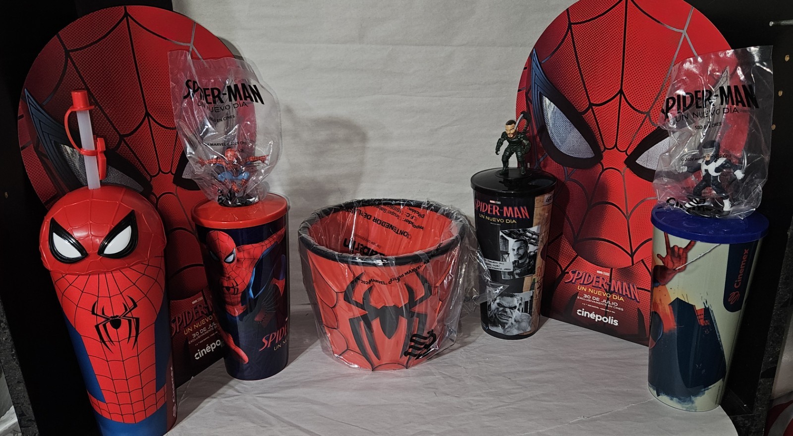 Cinemex Mexico Spiderman Brand New Day Popcorn Bucket Scorpion Tumbler Cup SET Cinemex Mexico Spiderman Brand New Day Popcorn Bucket Scorpion Tumbler Cup SET