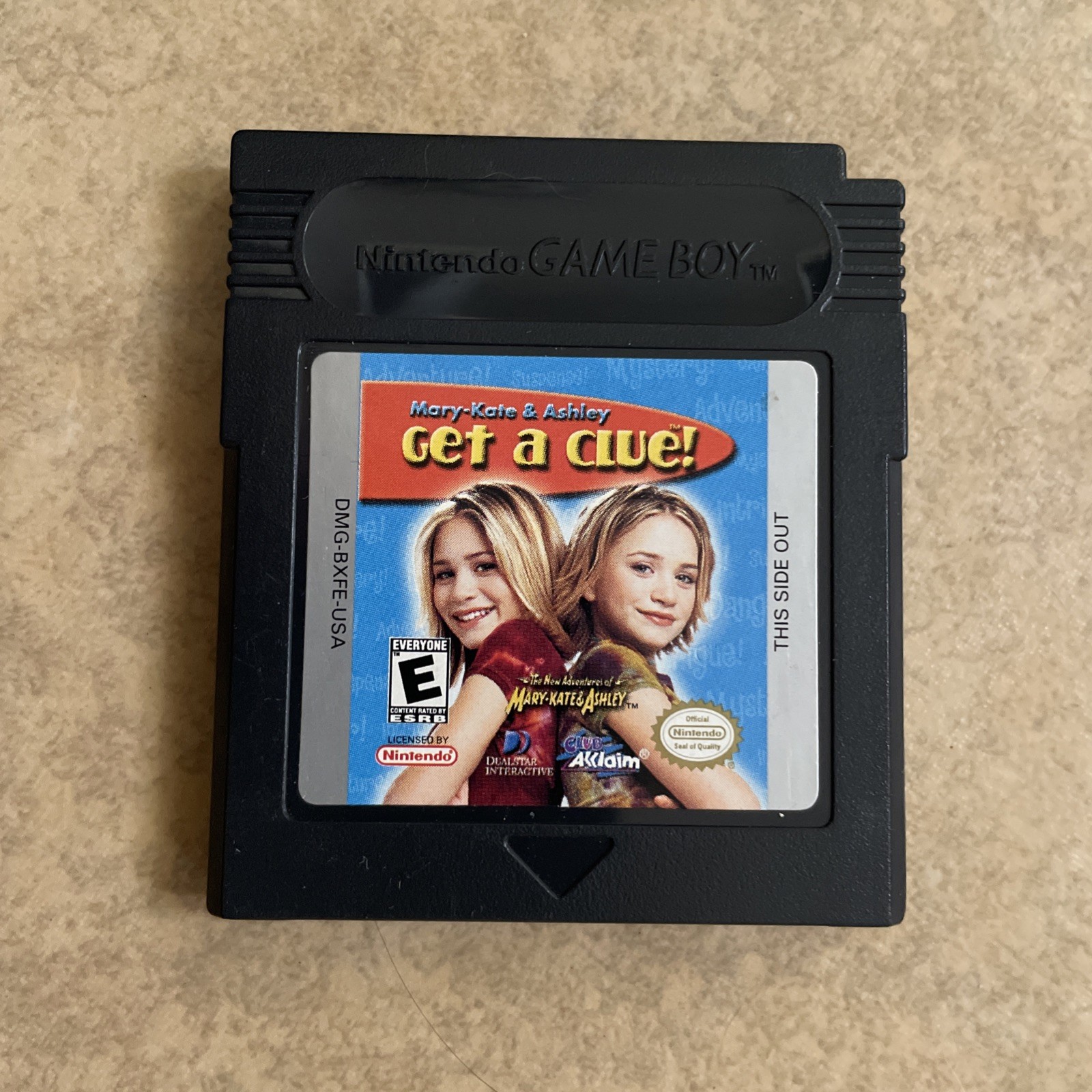 MARY-KATE AND ASHLEY GET A CLUE NINTENDO GAMEBOY COLOR Game MARY-KATE AND ASHLEY GET A CLUE NINTENDO GAMEBOY COLOR Game
