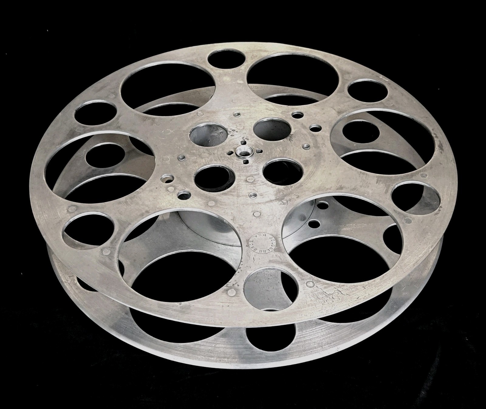 Vntg Goldberg Bros 70mm Cast Aluminum 4200' House Reel -FREE SHIPPING Vntg Goldberg Bros 70mm Cast Aluminum 4200' House Reel -FREE SHIPPING