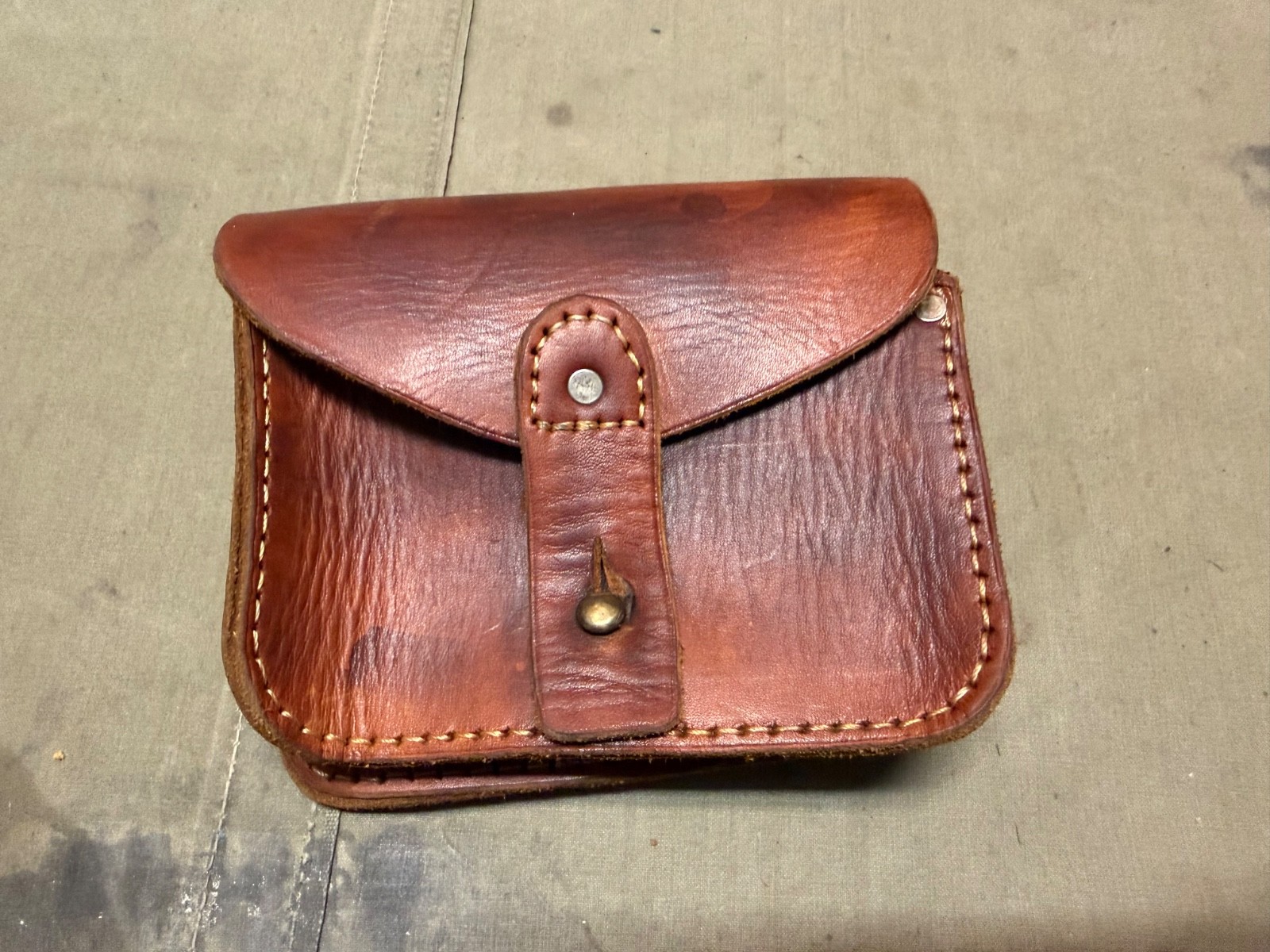 WWI WWII FRENCH M1915 BROWN LEATHER COMBAT AMMO POUCH