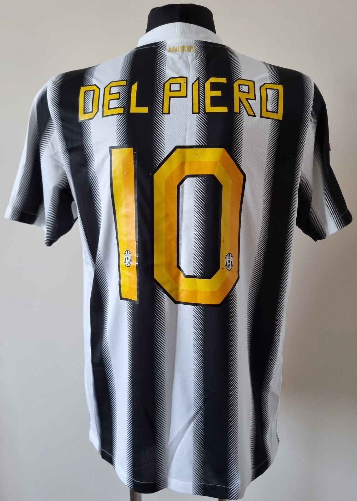 Nike Juventus 2011-12 Home Jersey #10 DEL PIERO Size L Authentic Vintage Shirt Nike Juventus 2011-12 Home Jersey #10 DEL PIERO Size L Authentic Vintage Shirt