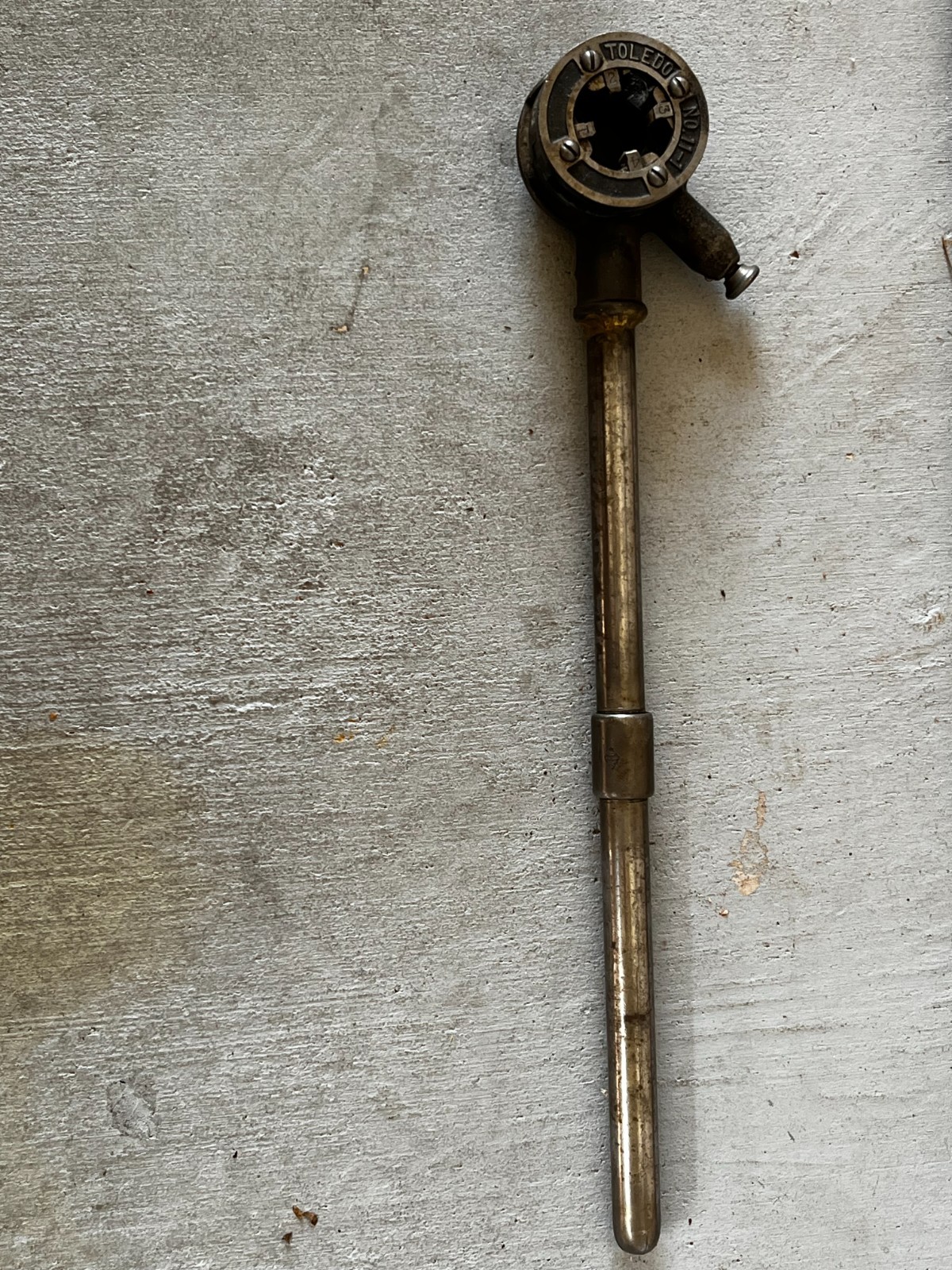 Vintage Toledo No. 11-1, Ratcheting Pipe Threader With Die Head AND HANDLE Vintage Toledo No. 11-1, Ratcheting Pipe Threader With Die Head AND HANDLE