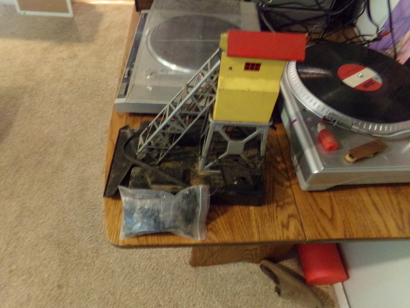 Lionel No 97 Coal Elevator with Controller & #206 Artificial Coal