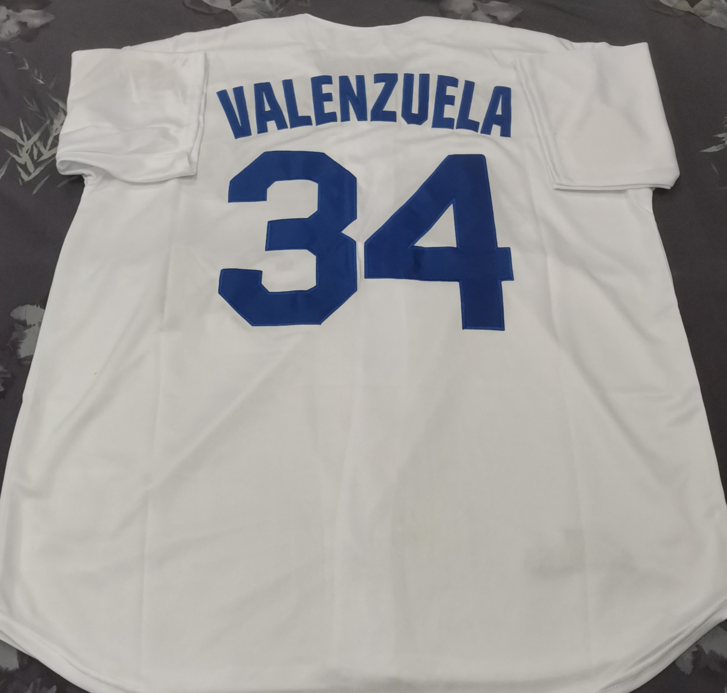 VINTAGE Fernando Valenzuela #34 Dodgers Throwback White Sewn Stitched Jersey.