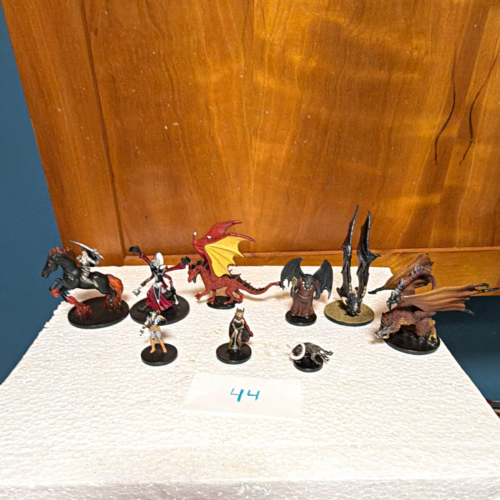 WizKids Dungeons & Dragons Miniatures Lot of 8 Dragons & Characters 2004 Lot44