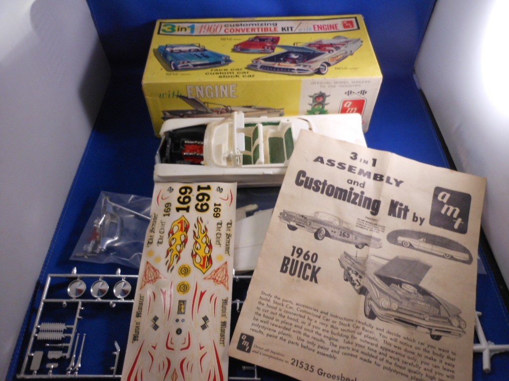 Rare Vtg AMT 3 in 1 1960 Buick Convertible Car Model 1/25 Scale 5560