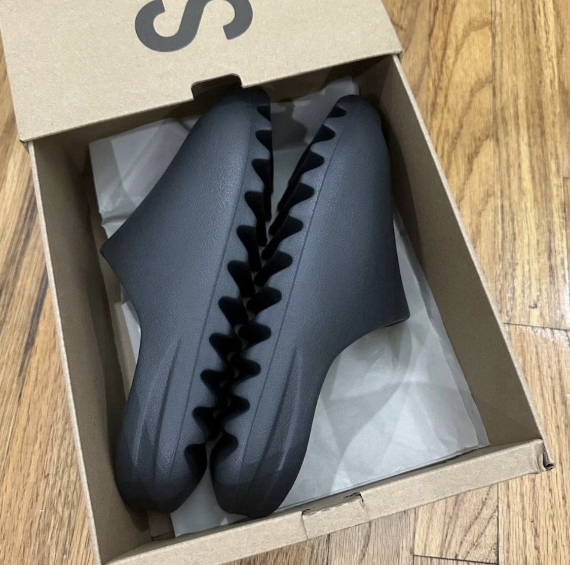 Adidas Yeezy Slide Onyx Sizes 5-12 (100% Authentic) HQ6448