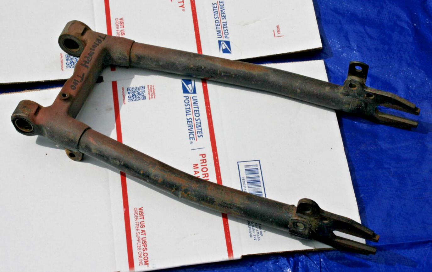TRIUMPH T00 500cc OEM SWING ARM TRIUMPH T00 500cc OEM SWING ARM