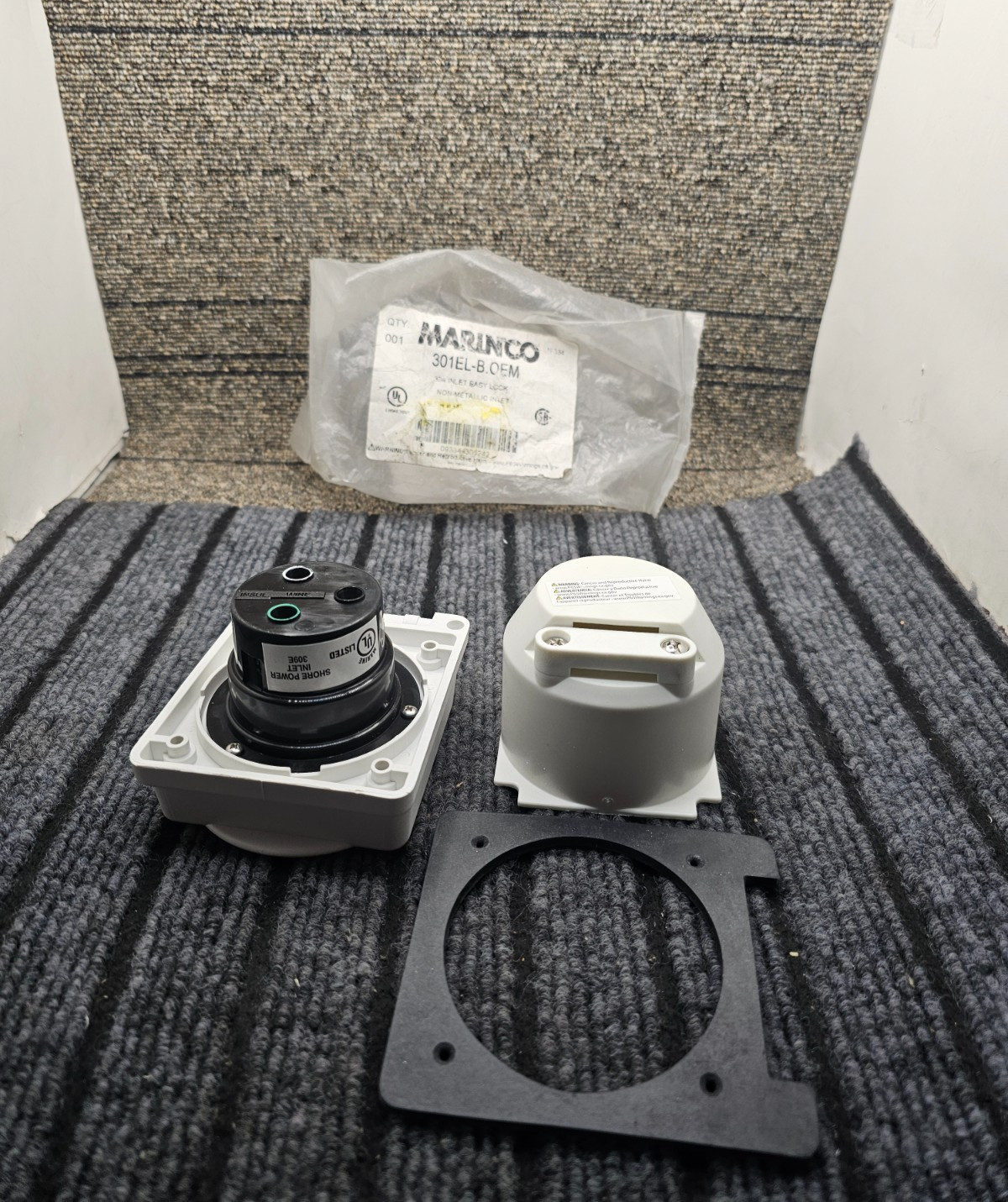 Marinco 301EL-B 30A 125V Easy Lock Non-Metallic Shore Power Inlet NEMA L6-30P
