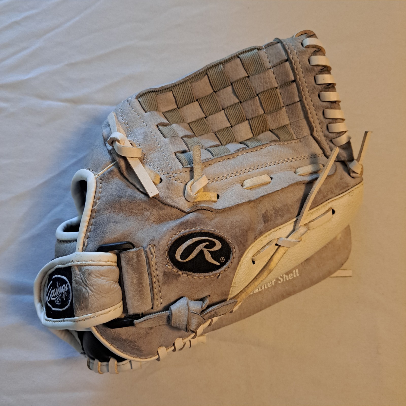 Rawlings Highlight Baseball Glove HFP125GW 12.5 Inch Gray White Good Condition Rawlings Highlight Baseball Glove HFP125GW 12.5 Inch Gray White Good Condition