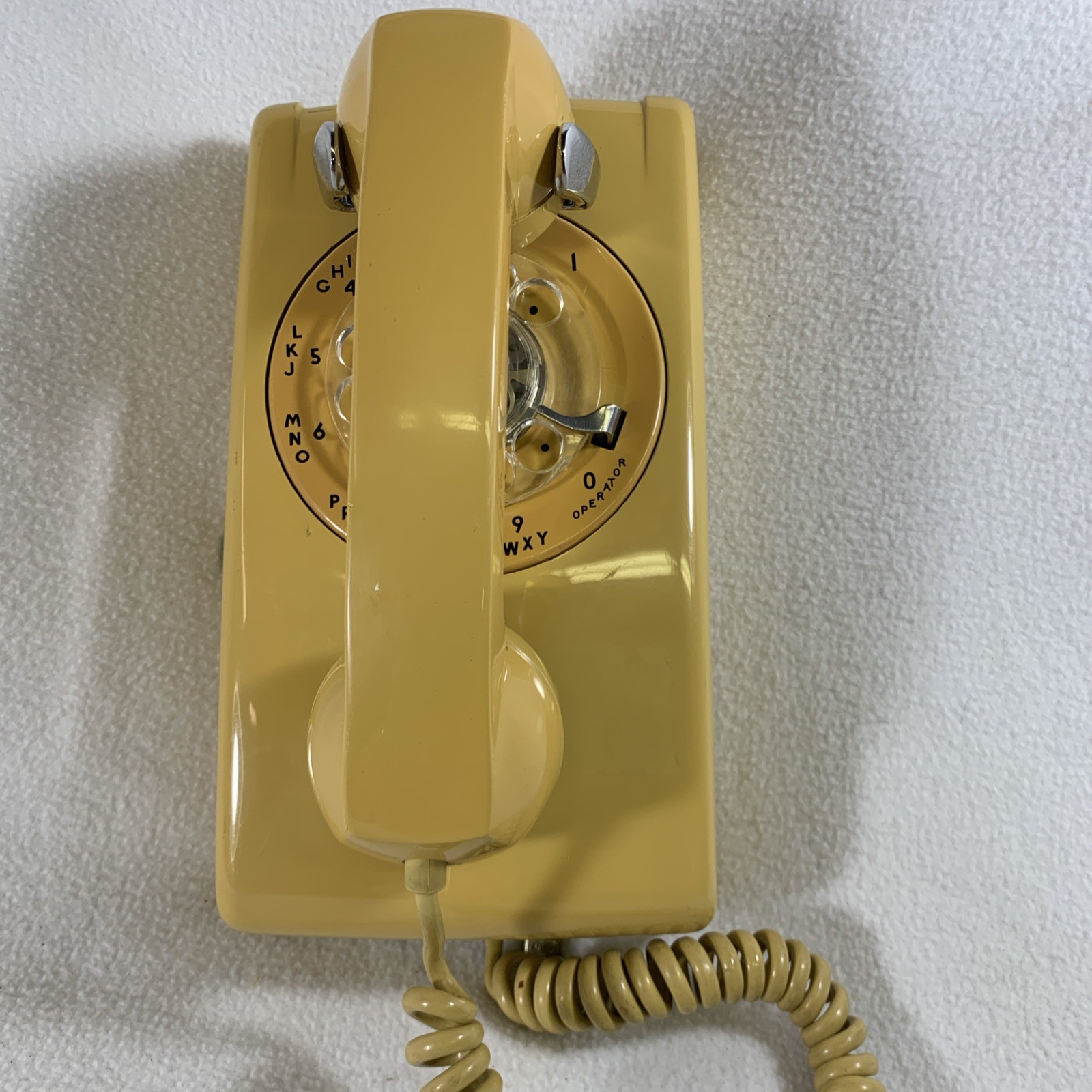 Vintage 1970’s ITT Rotary Dial Wall Mount Telephone Mustard Yellow 554 (works)