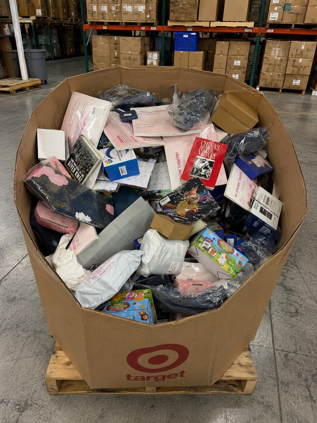 Target Liquidation Bundle – Brand New General Merchandise Warehouse Lot